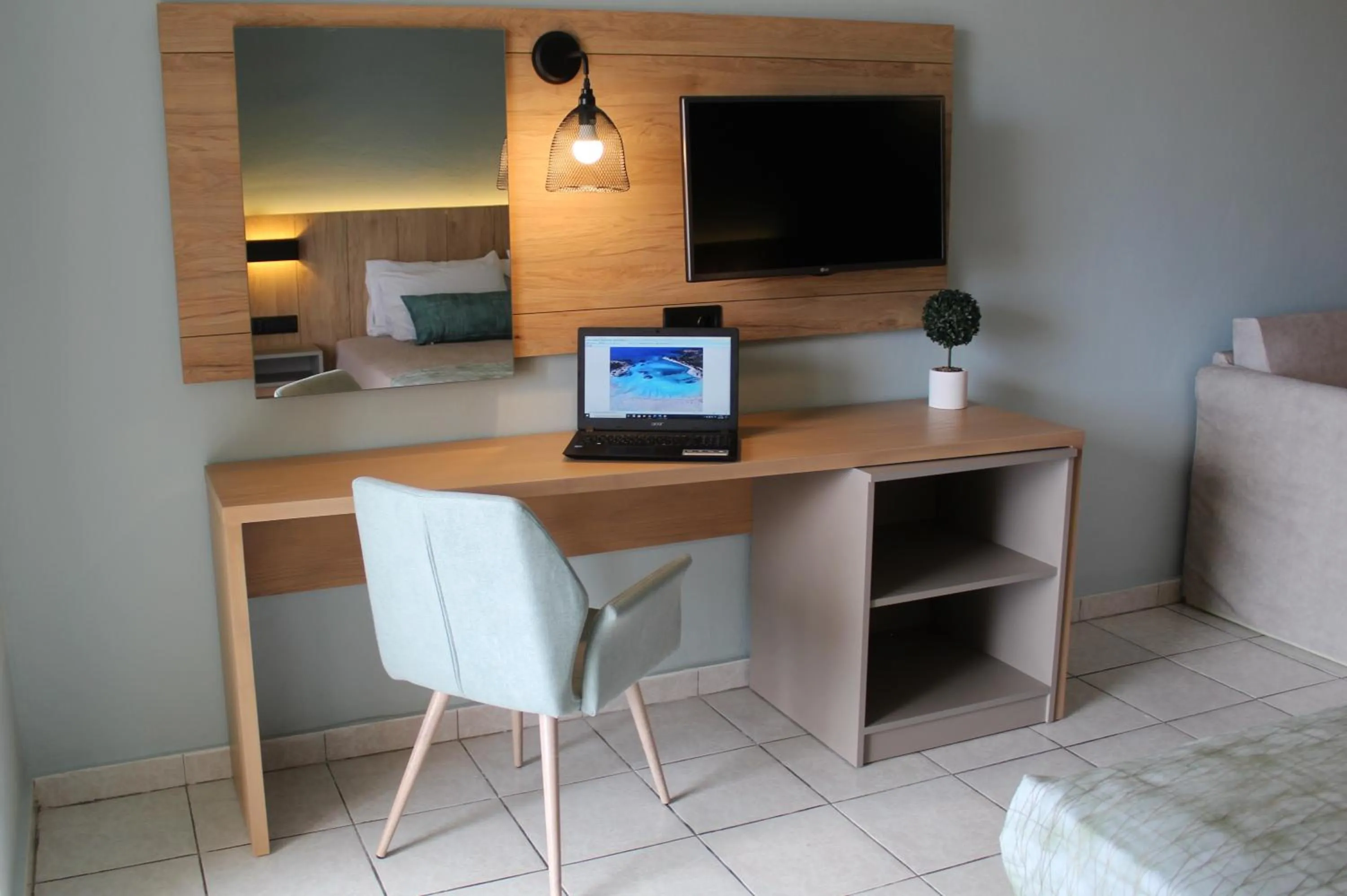 TV and multimedia in Poledas Apartments