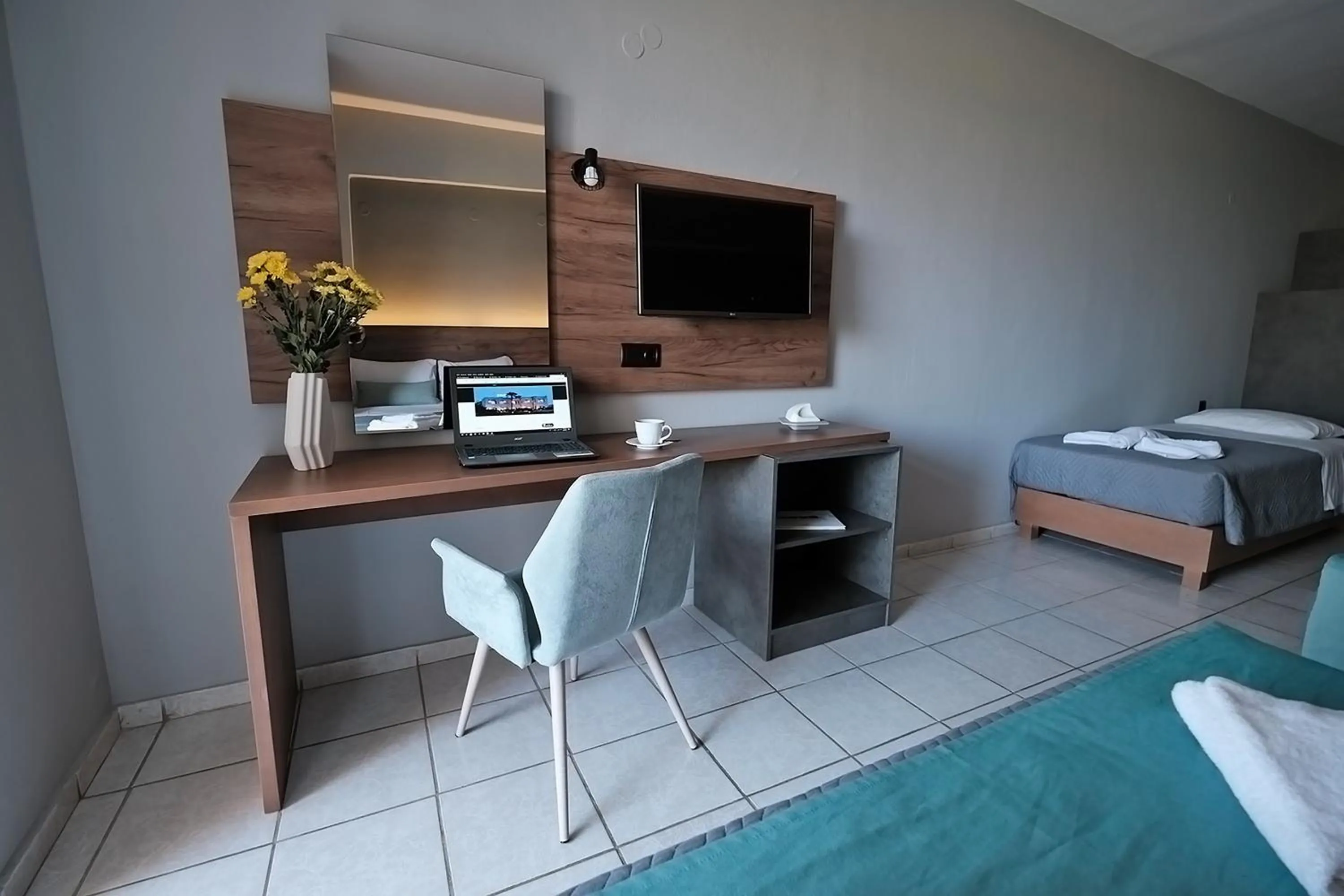 TV and multimedia, Bed in Poledas Apartments