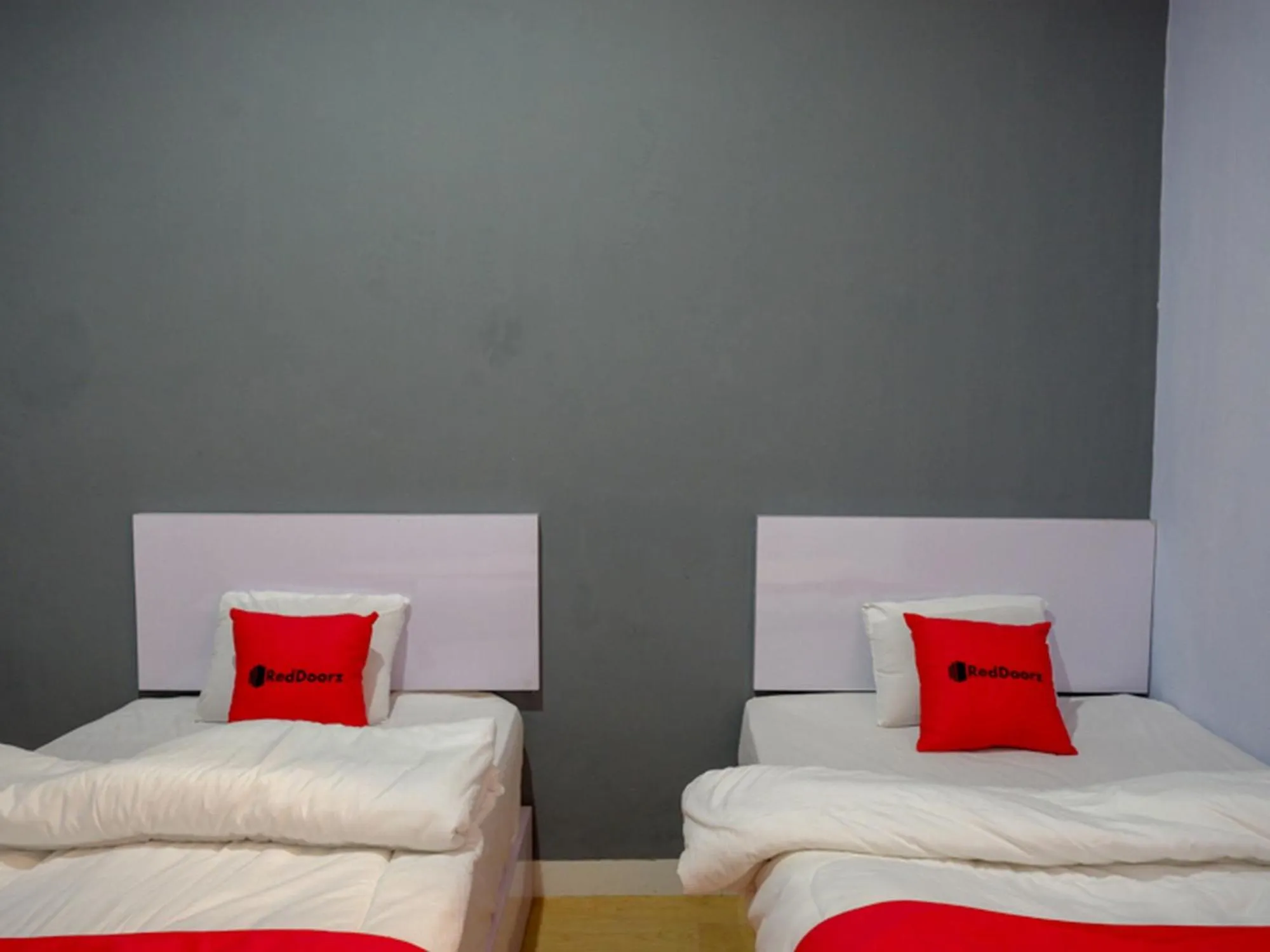 Bed in RedDoorz near Pasar Batang