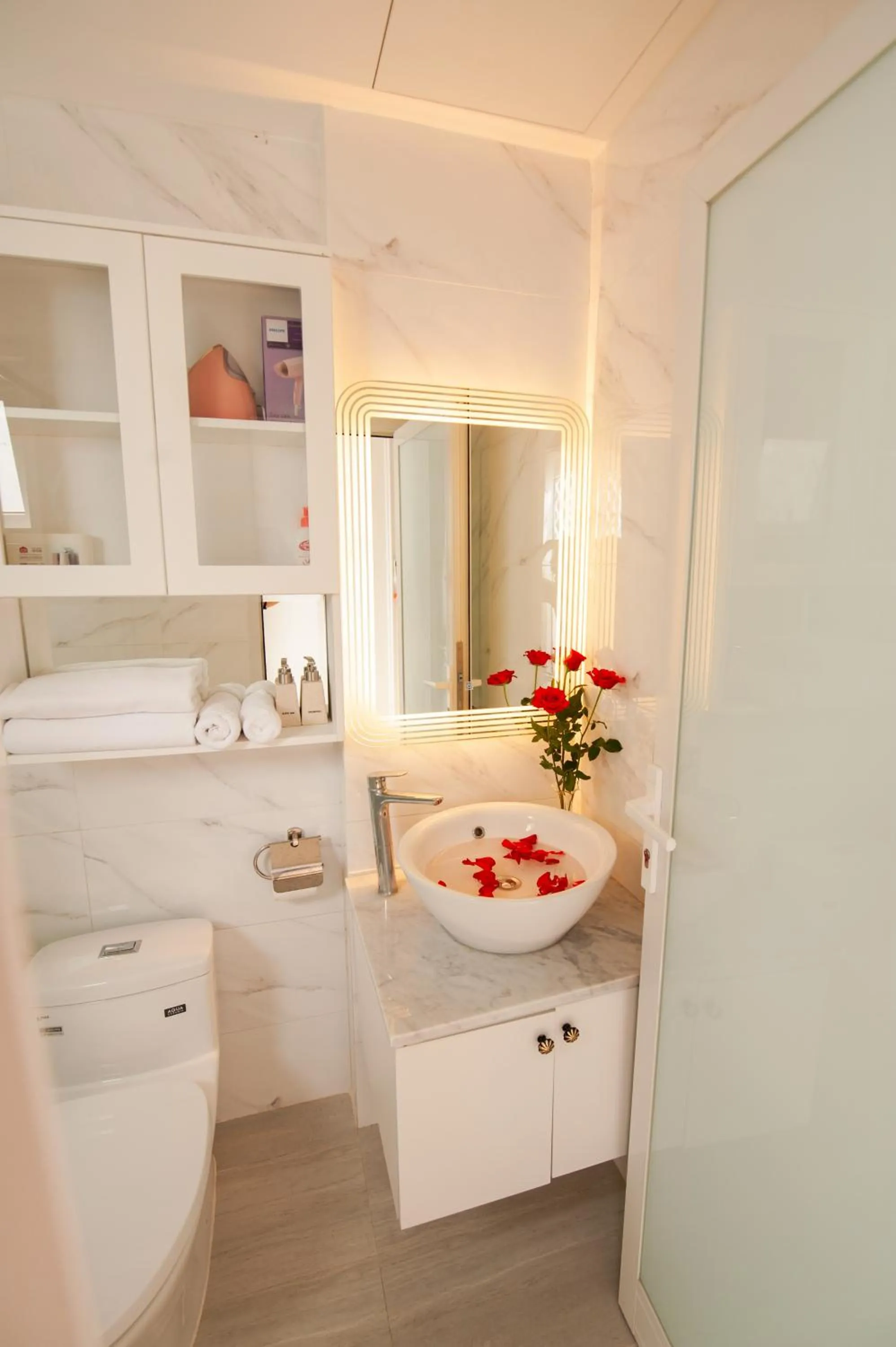 Shower in The View Hotel