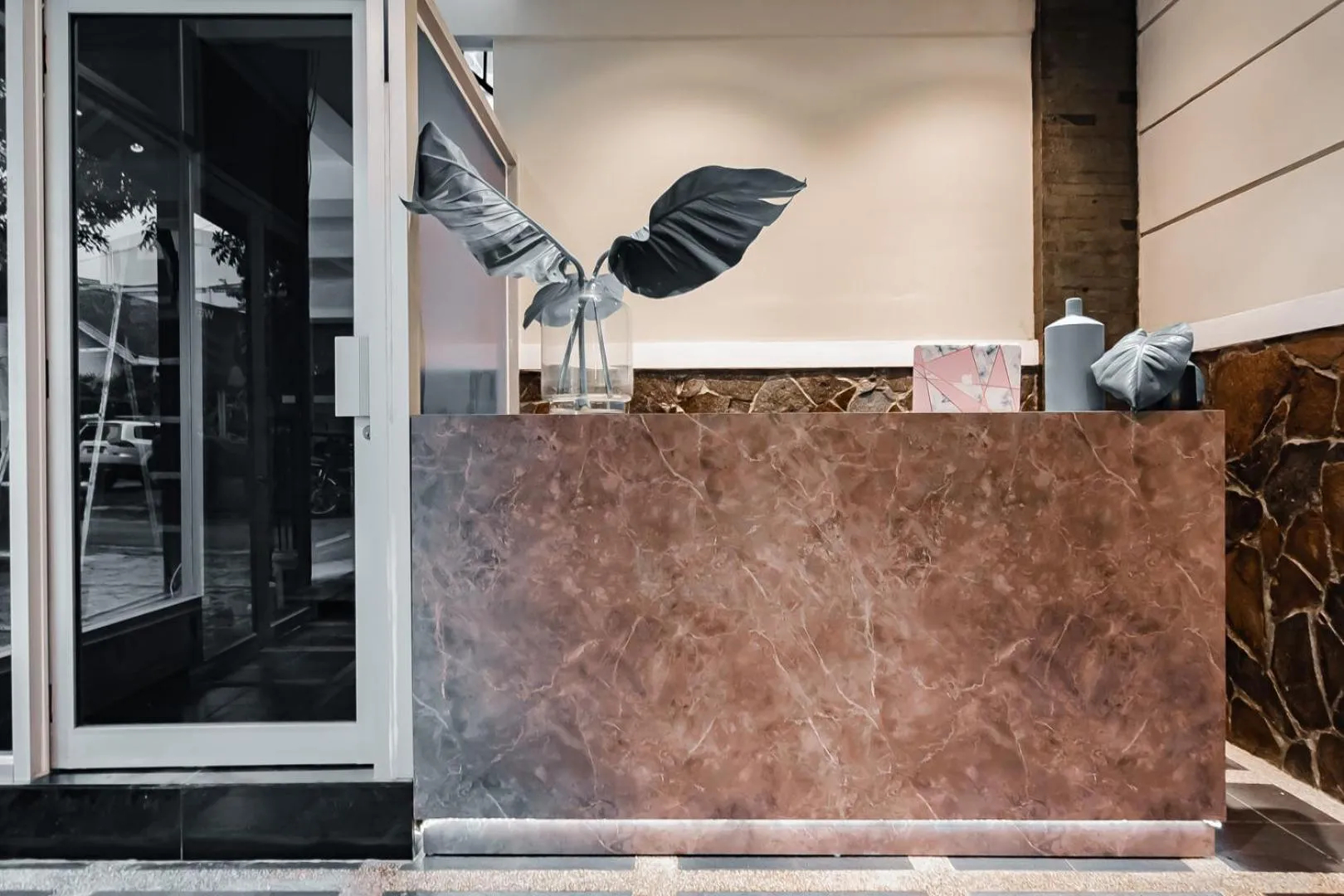 RedDoorz Plus @ Bagusrangin Street