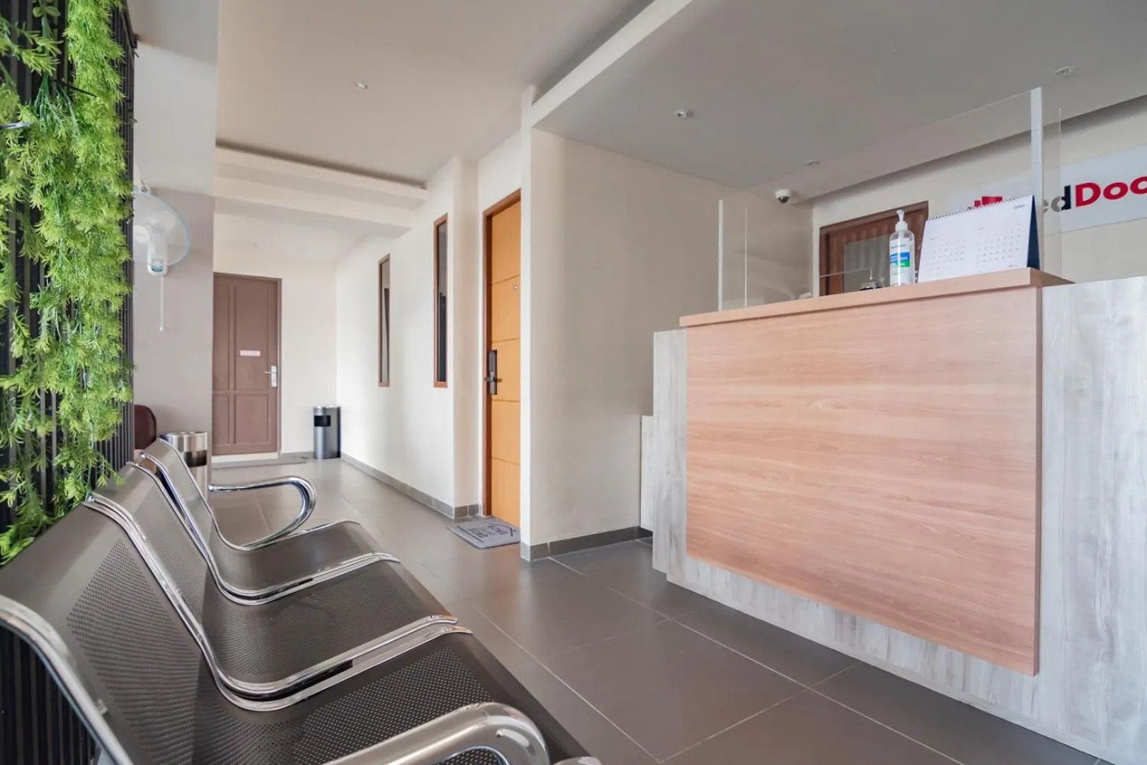 RedDoorz Syariah Plus near Tanjungpura University 2 Pontianak