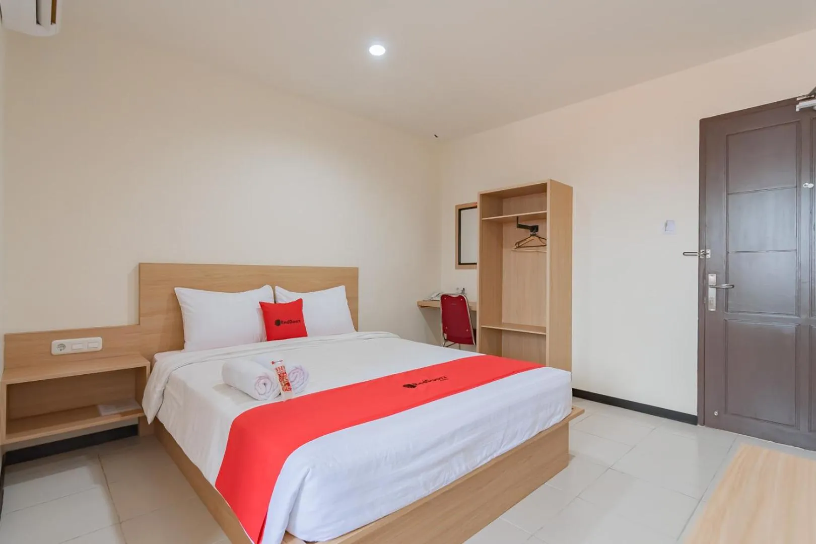 RedDoorz Syariah Plus near Tanjungpura University 2 Pontianak