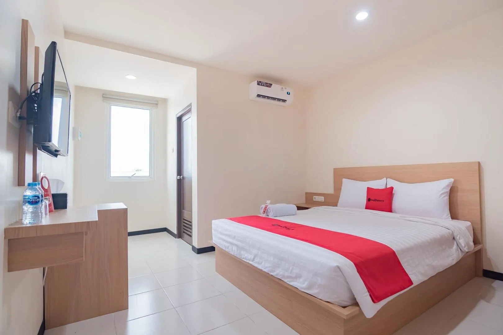 Bed in RedDoorz Syariah Plus near Tanjungpura University 2 Pontianak