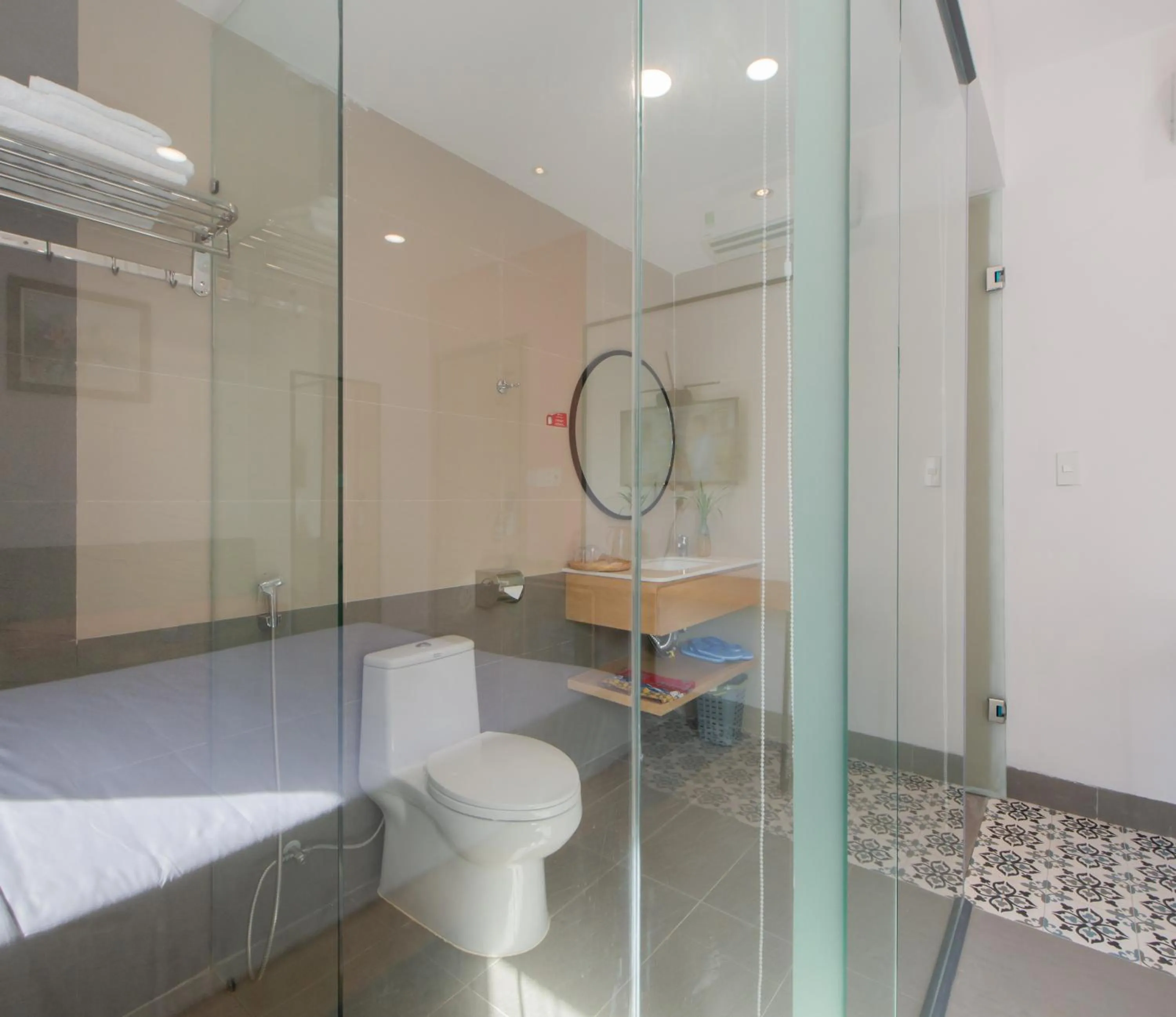 Shower in Shoho Hotel Nha Trang