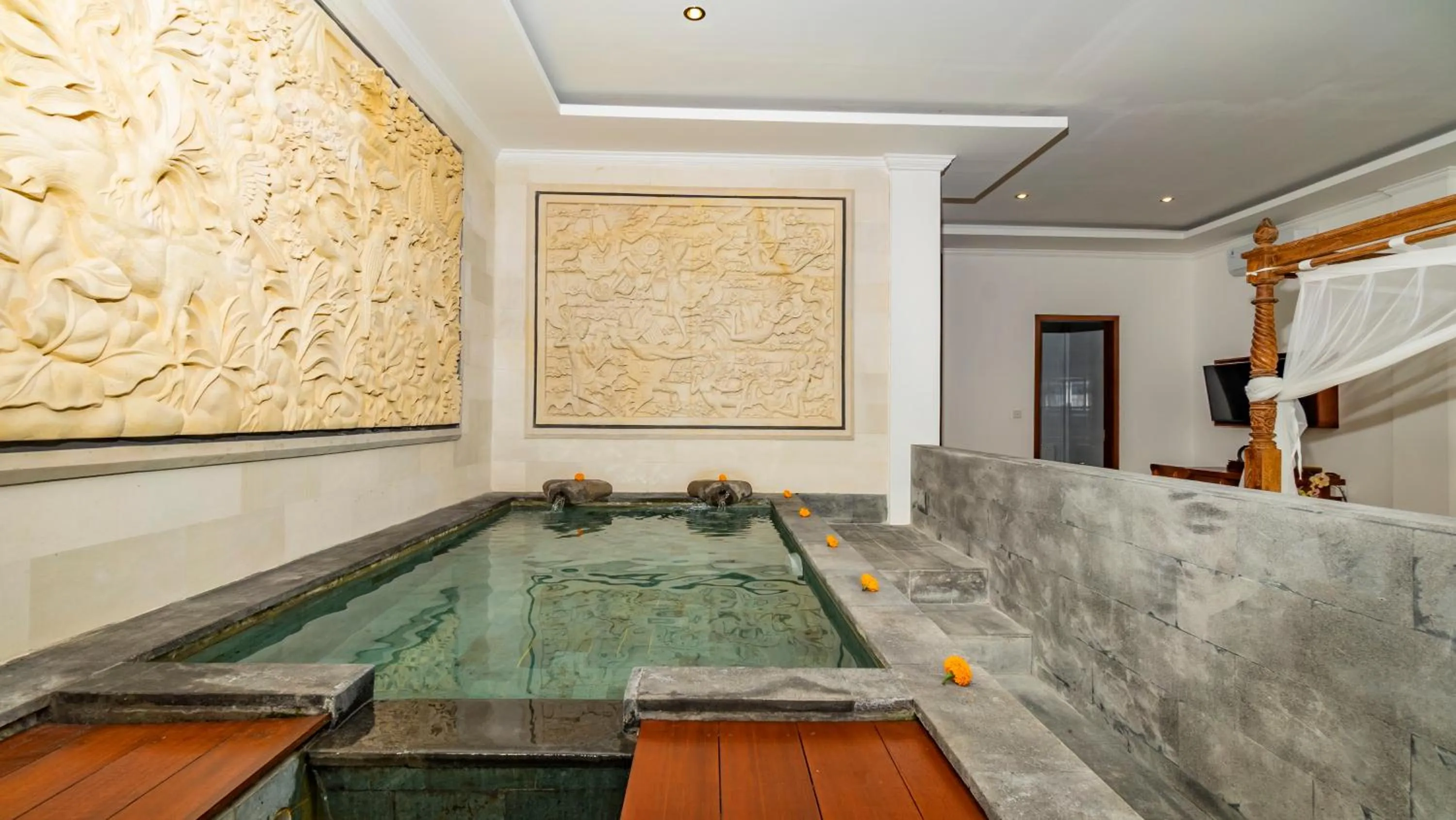 Swimming pool in Magatama Villa by Mahaputra