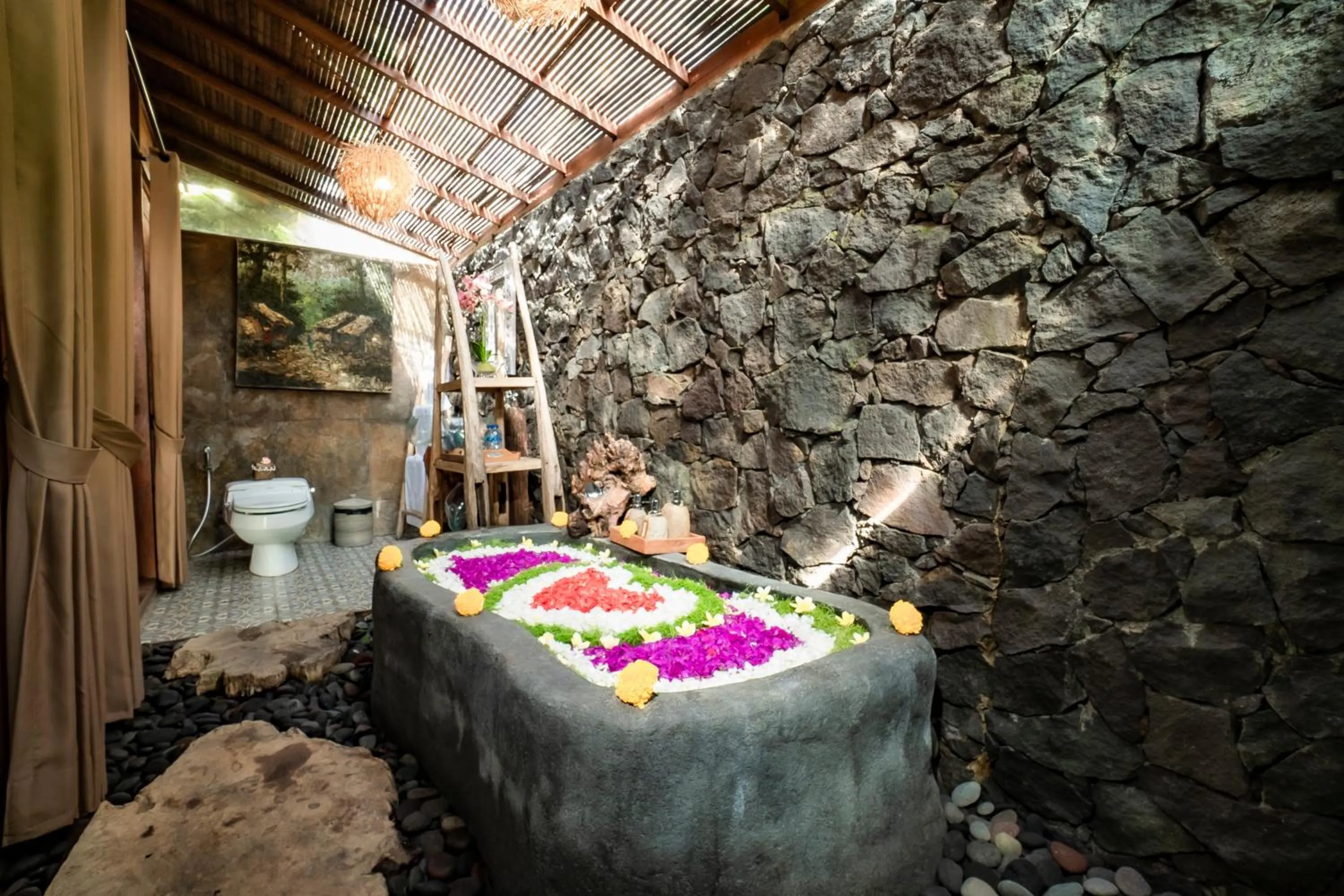 Bathroom in Magatama Villa by Mahaputra