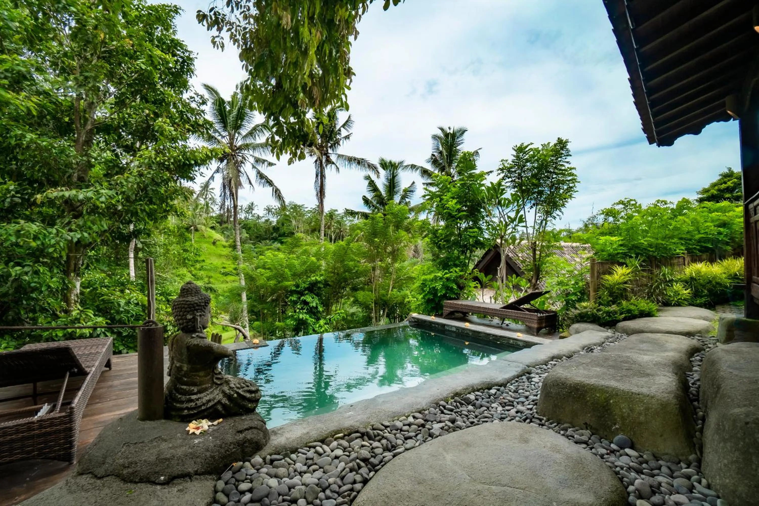 Swimming pool in Magatama Villa by Mahaputra
