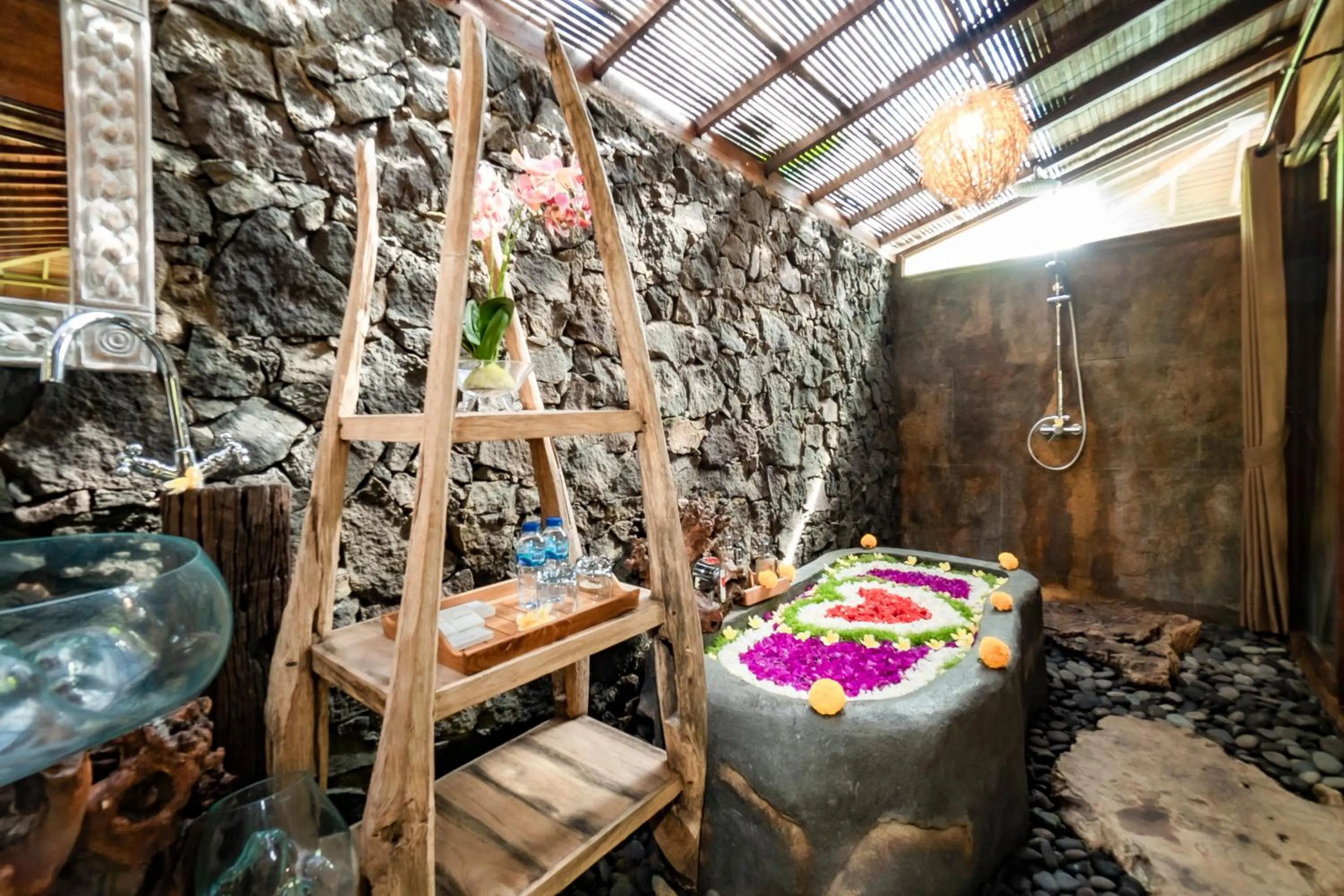 Bathroom in Magatama Villa by Mahaputra