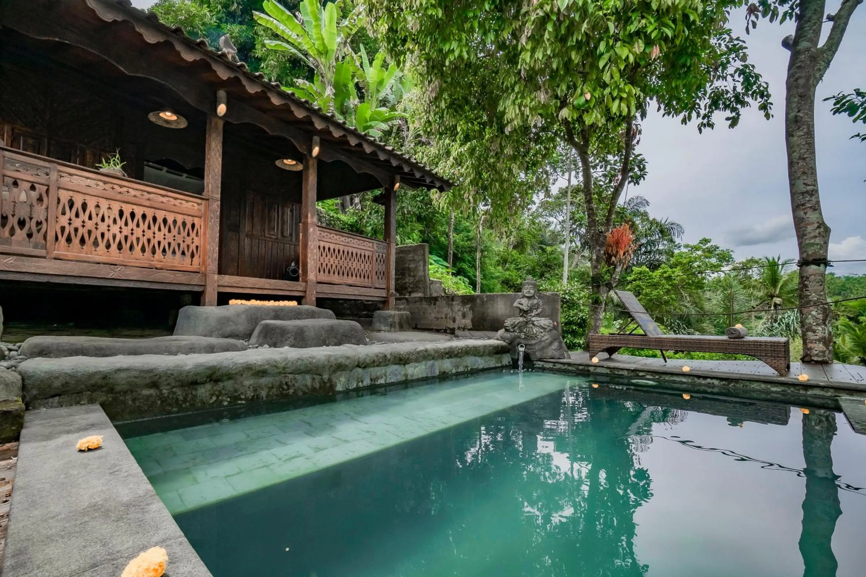 Swimming pool in Magatama Villa by Mahaputra