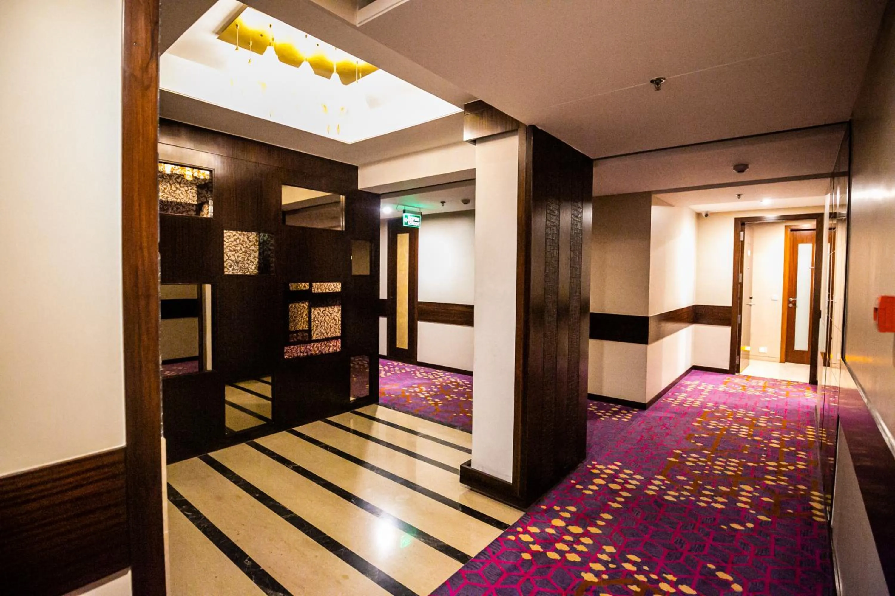 wardrobe, Bed in Pristine Hotel, Varanasi