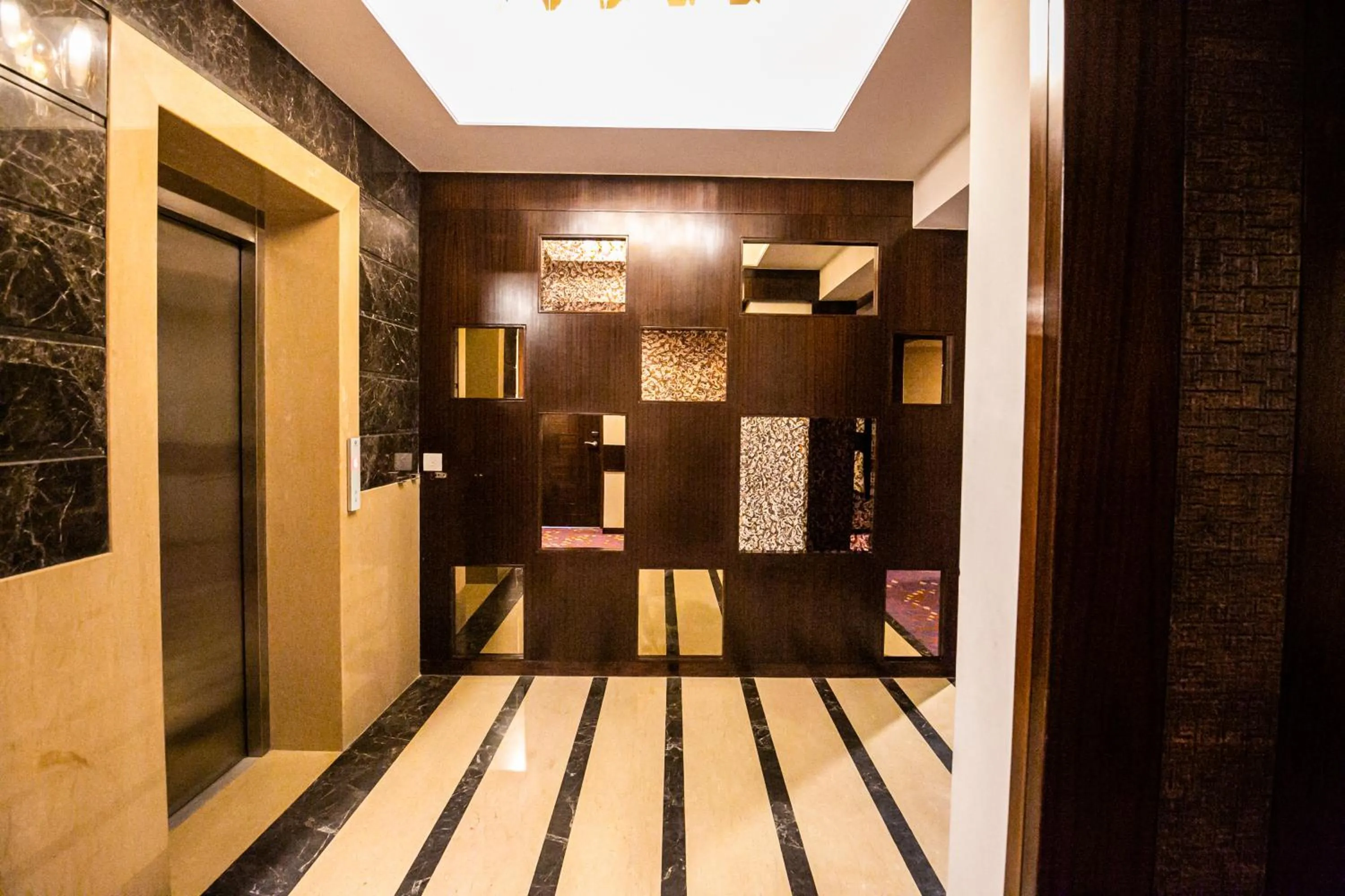 wardrobe in Pristine Hotel, Varanasi