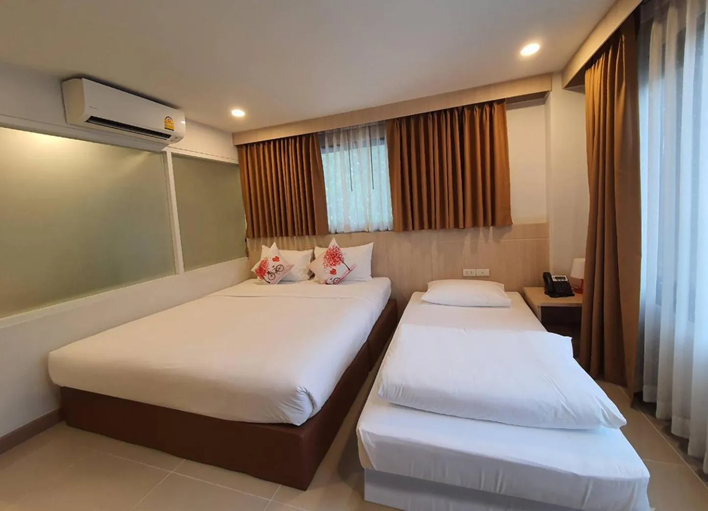 Bedroom, Bed in Malee Hotel