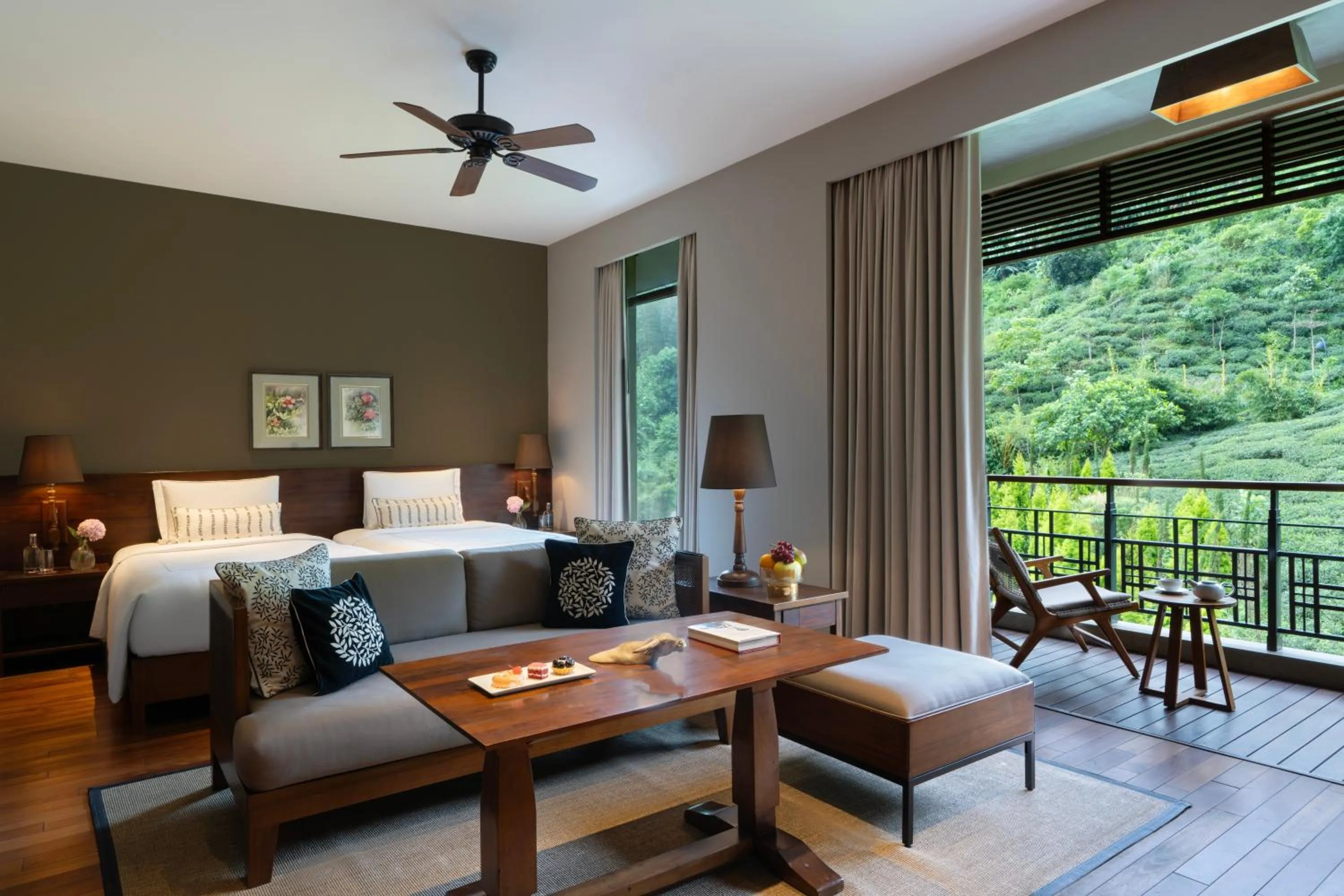 Photo of the whole room, Bed in Taj Chia Kutir Resort & Spa Darjeeling