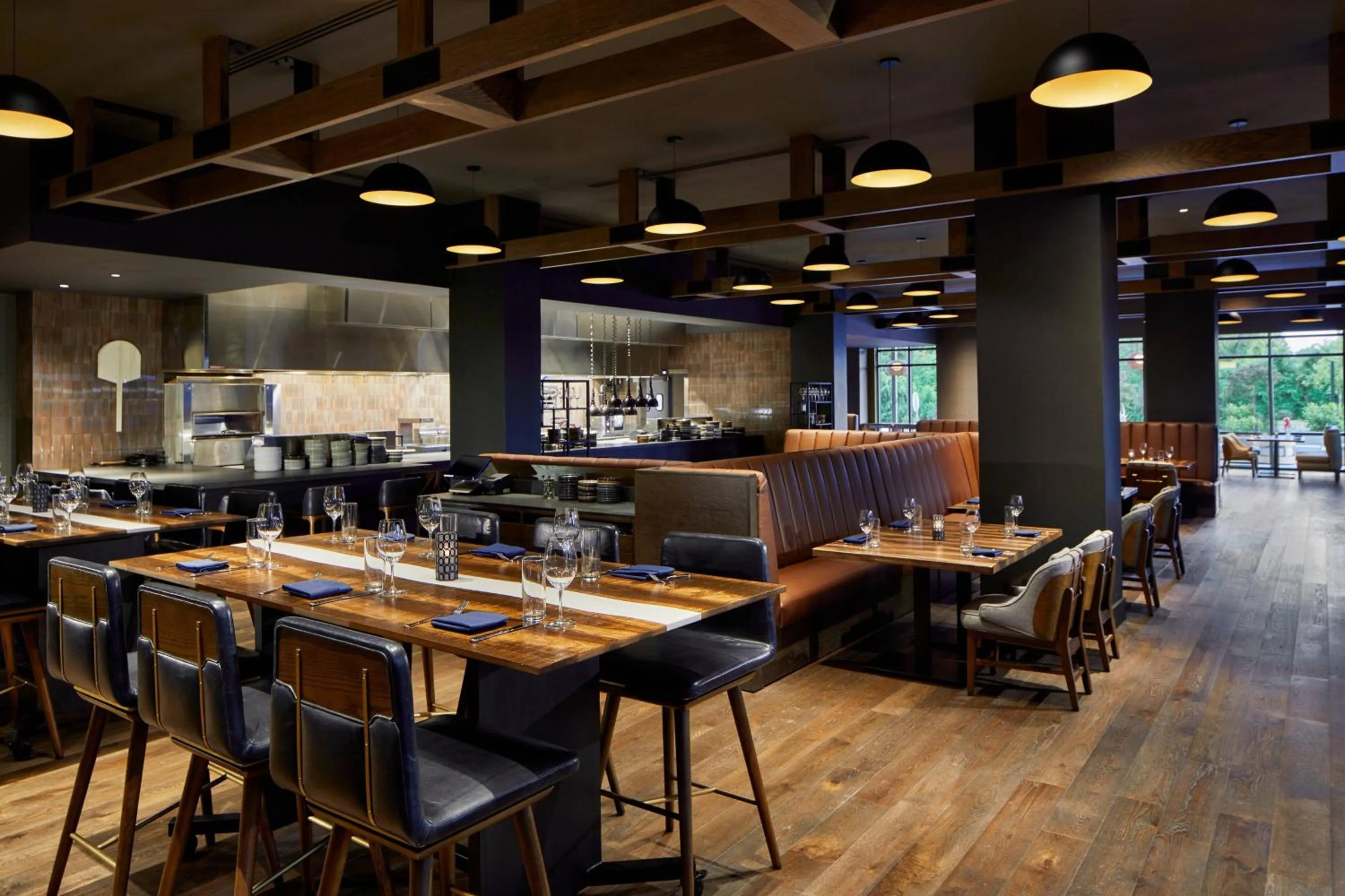 Restaurant/places to eat in UNC Charlotte Marriott Hotel & Conference Center