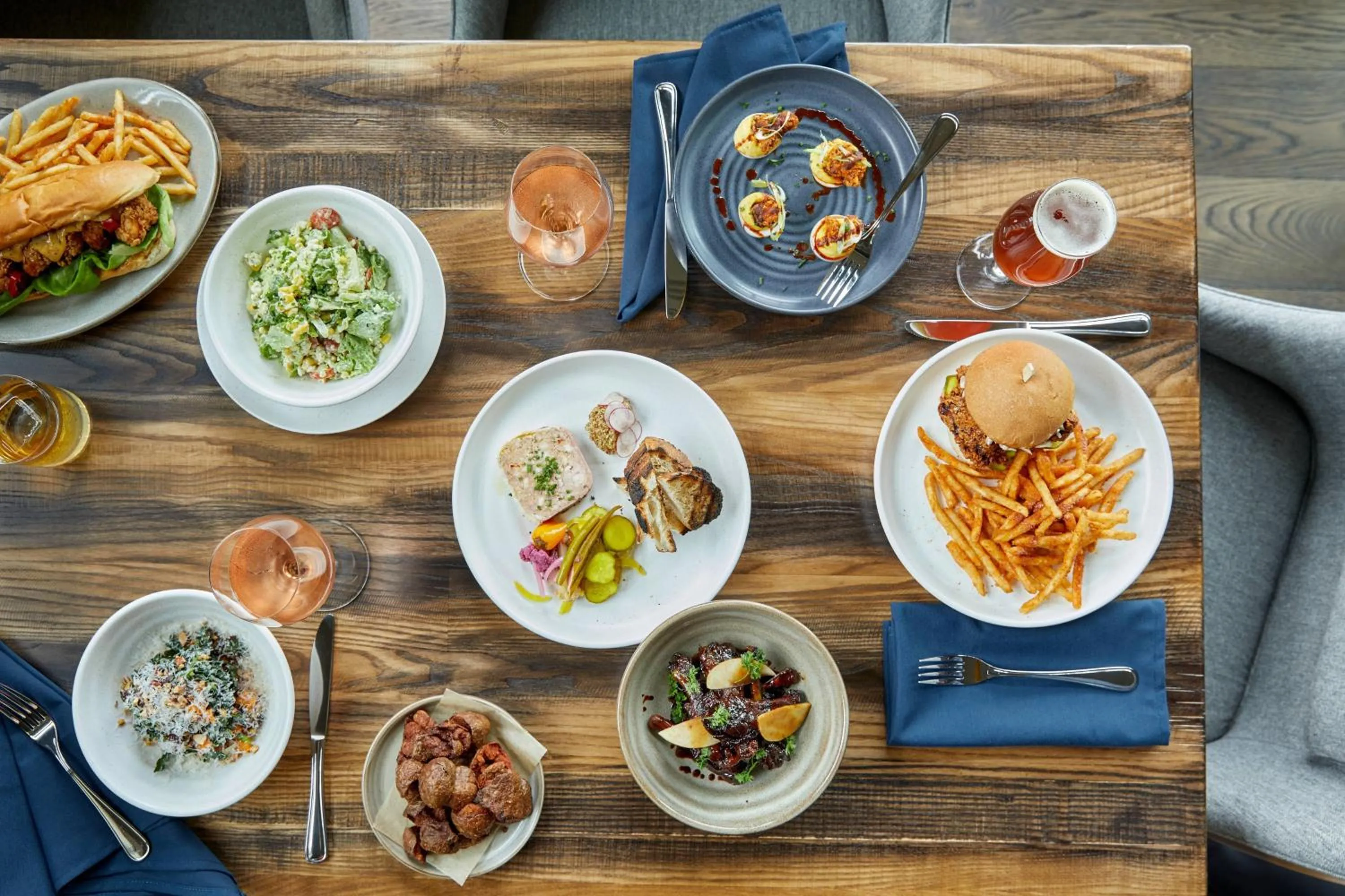 Restaurant/places to eat in UNC Charlotte Marriott Hotel & Conference Center