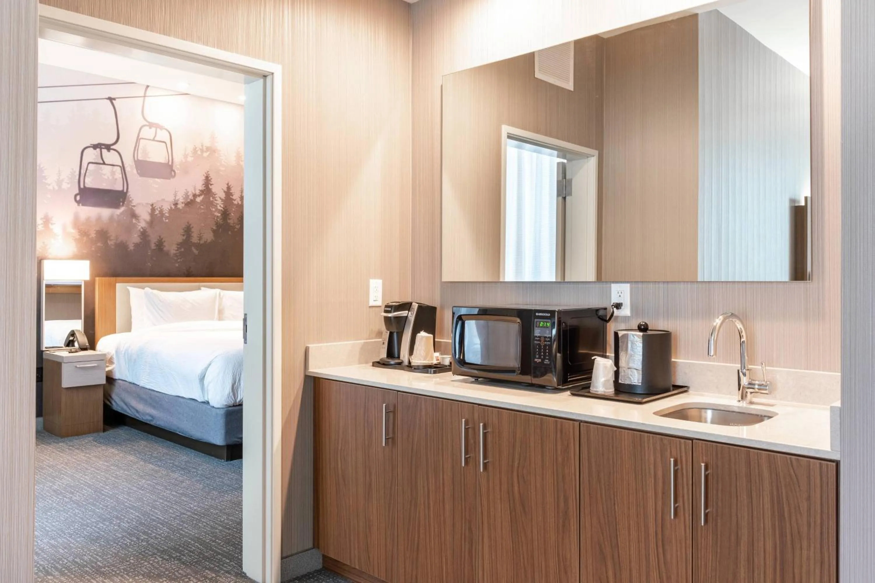 Lounge or bar, Bed in Courtyard by Marriott Salt Lake City Cottonwood