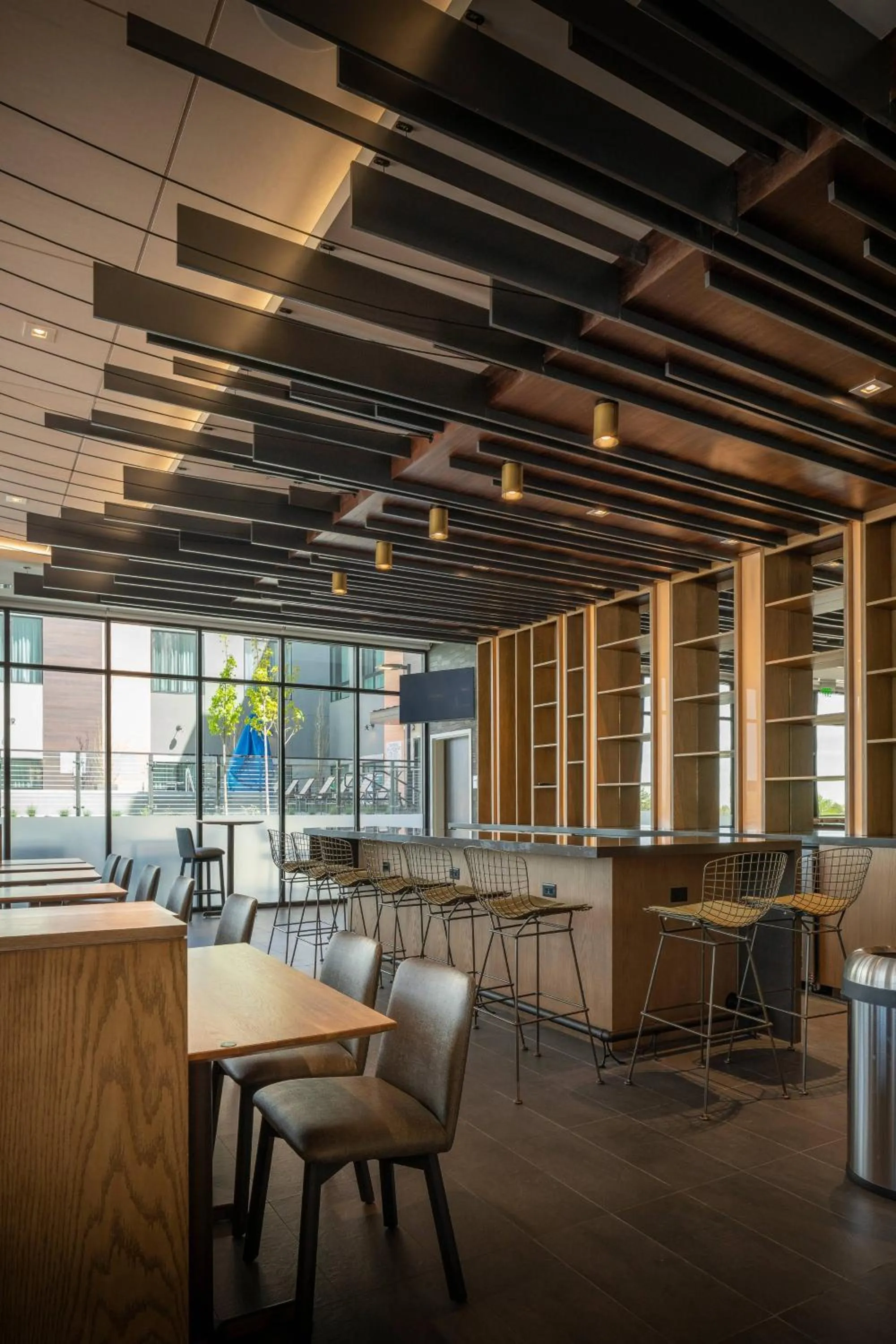 Lounge or bar in Courtyard by Marriott Salt Lake City Cottonwood