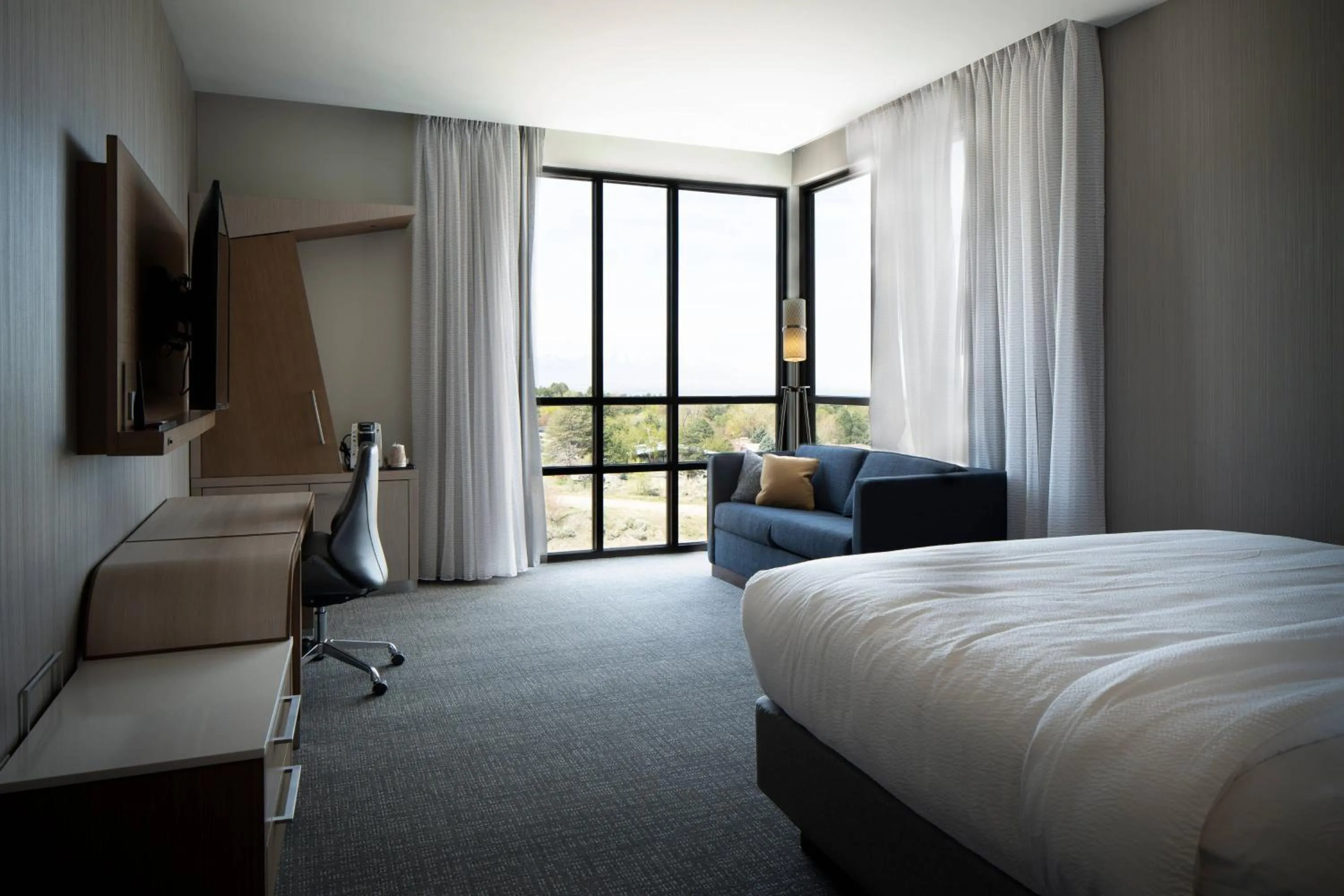 Photo of the whole room, Bed in Courtyard by Marriott Salt Lake City Cottonwood