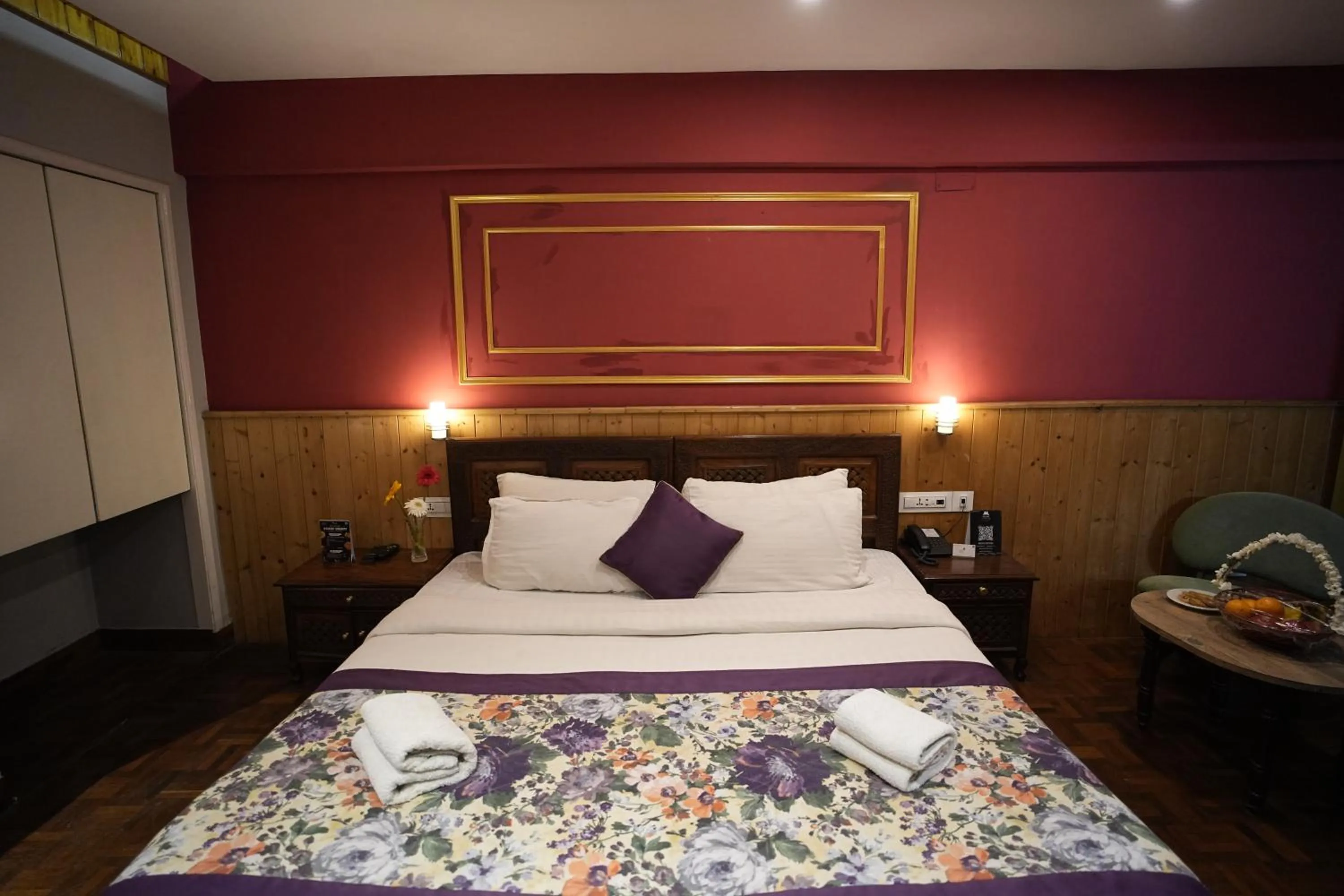 Bed in Mount Conifer Suites & Spa