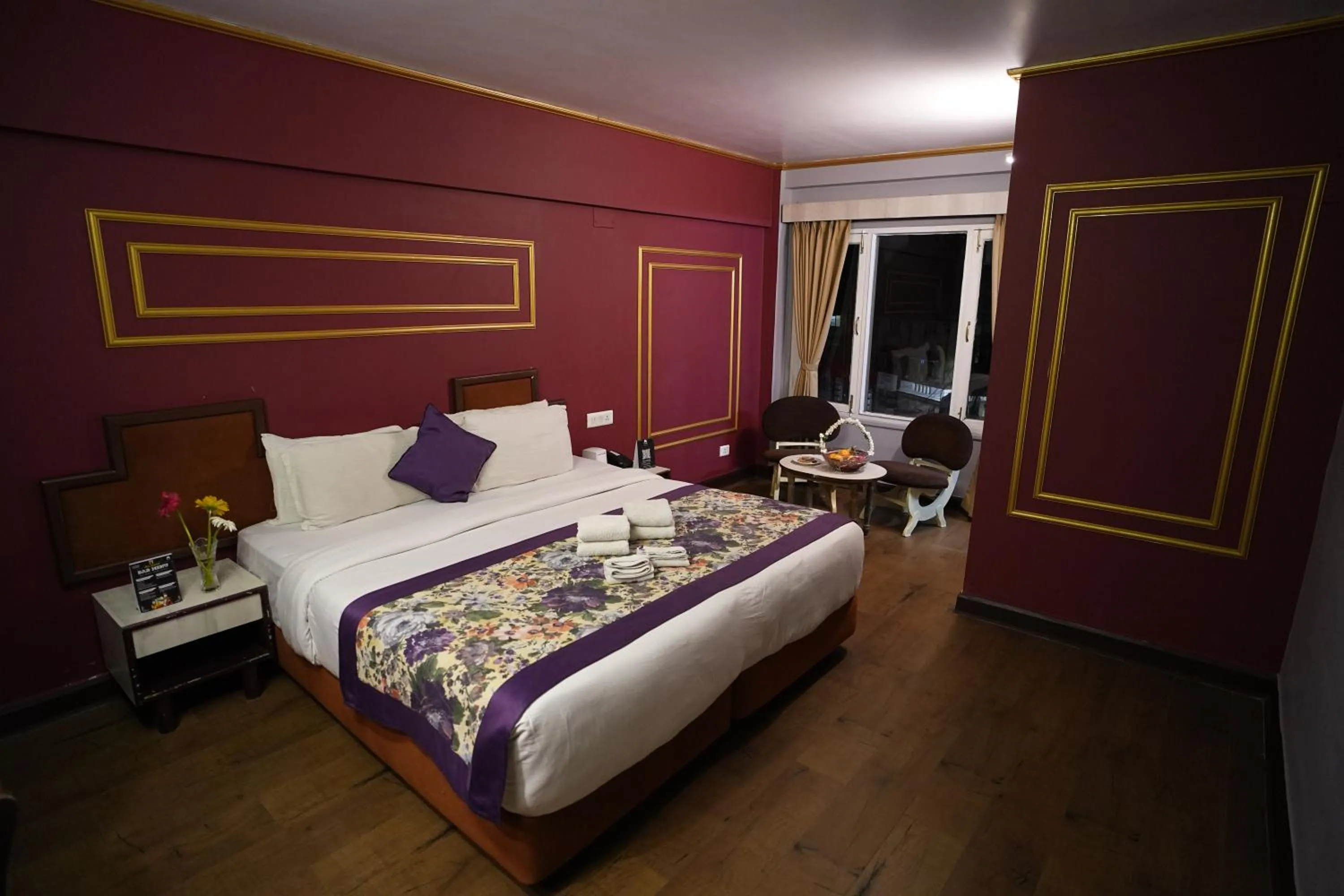 Photo of the whole room, Bed in Mount Conifer Suites & Spa