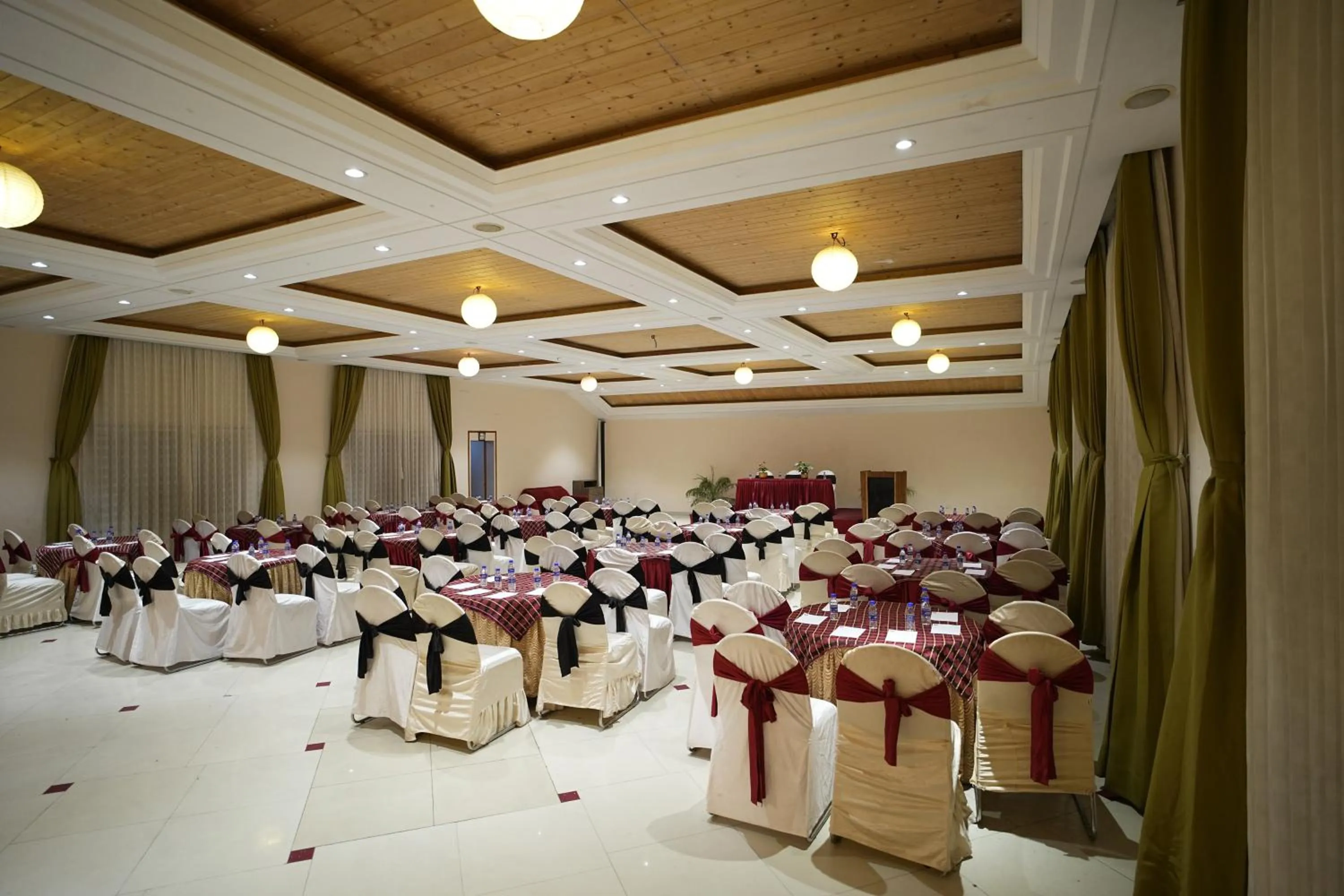 Meeting/conference room in Mount Conifer Suites & Spa