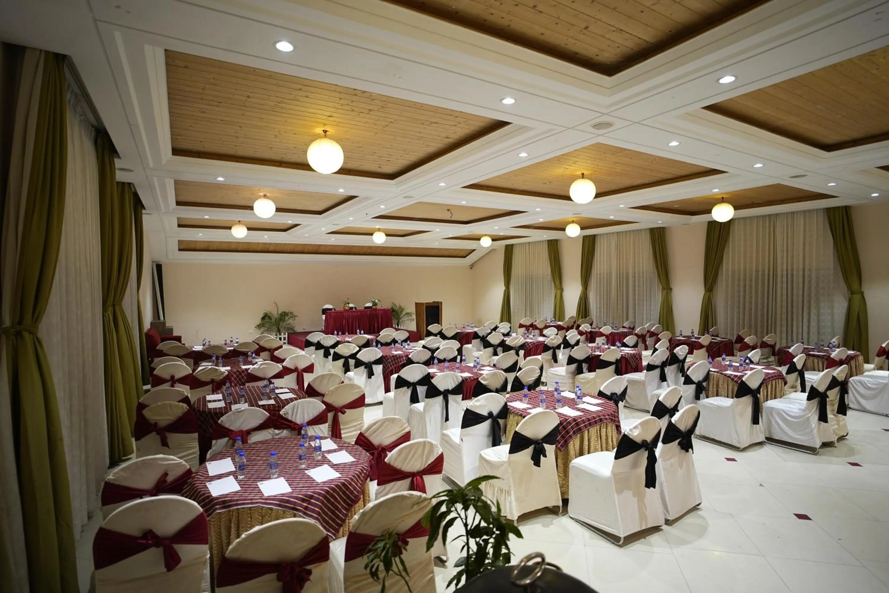 Meeting/conference room in Mount Conifer Suites & Spa