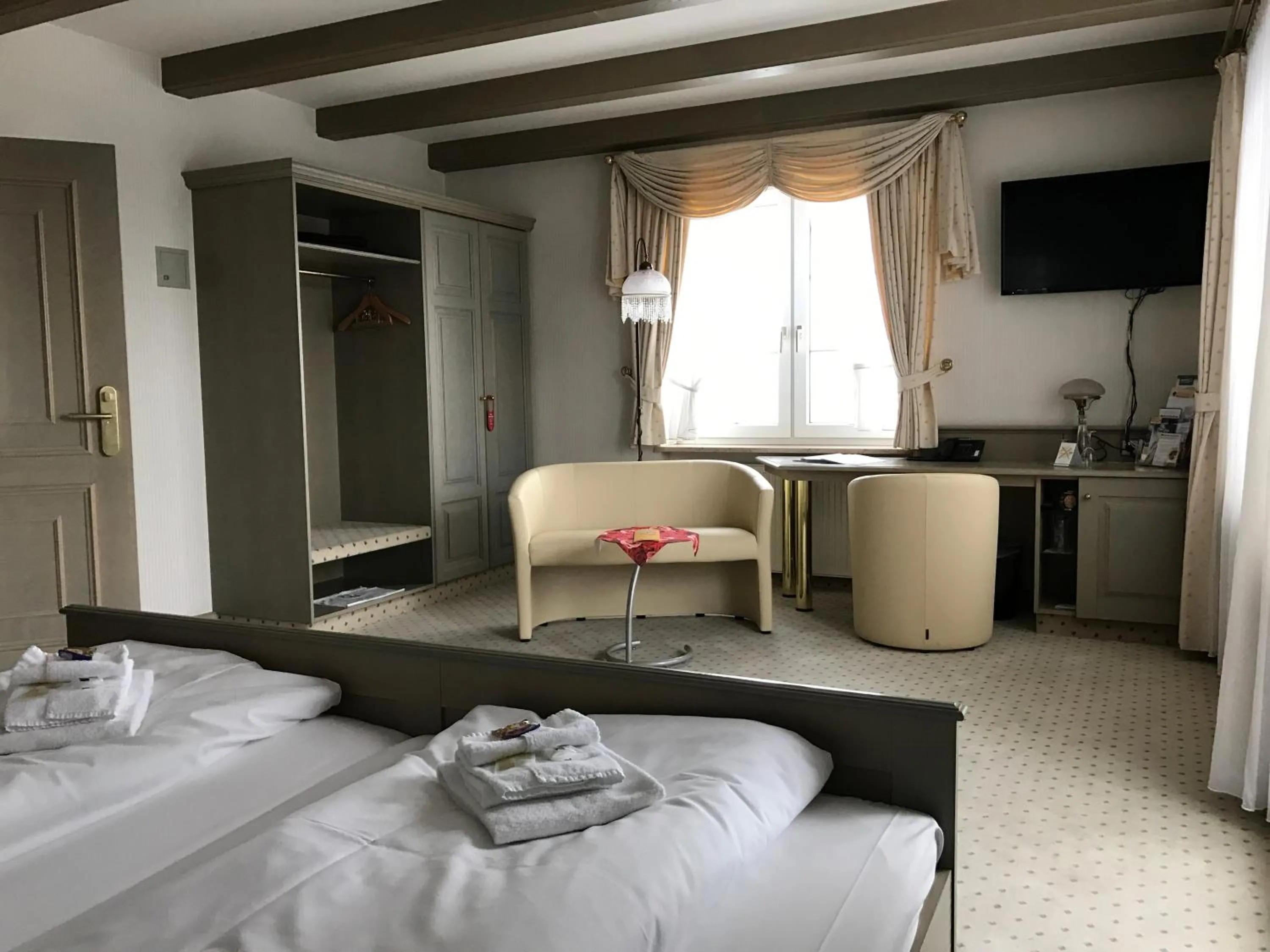 Bed in Hotel DREI SCHWANEN - Ristorante Due Fratelli