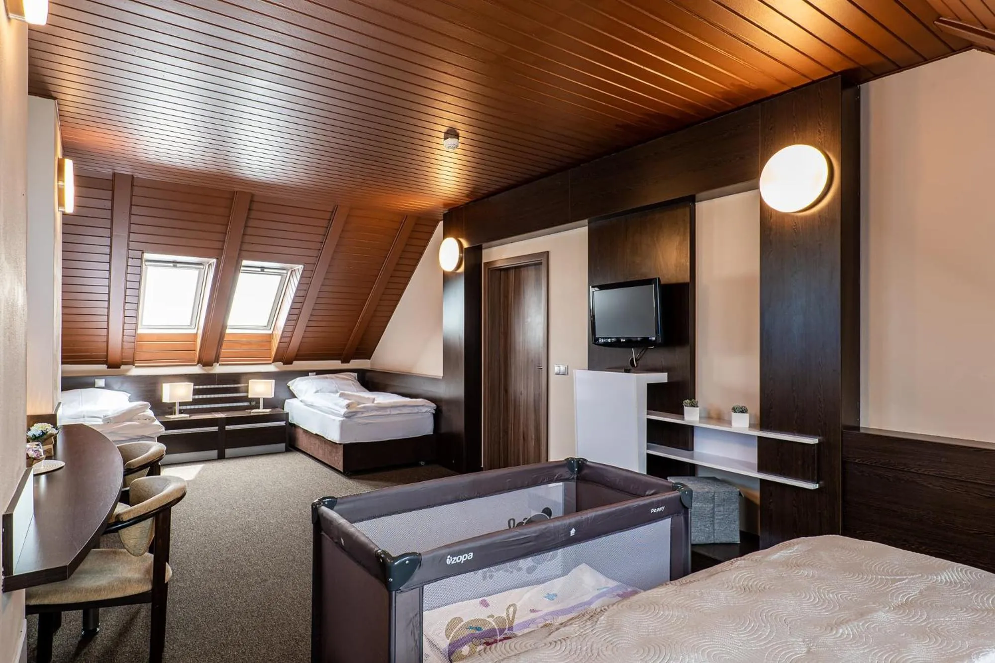 Bowling, Bed in Wellness Hotel pod Kyčmolem