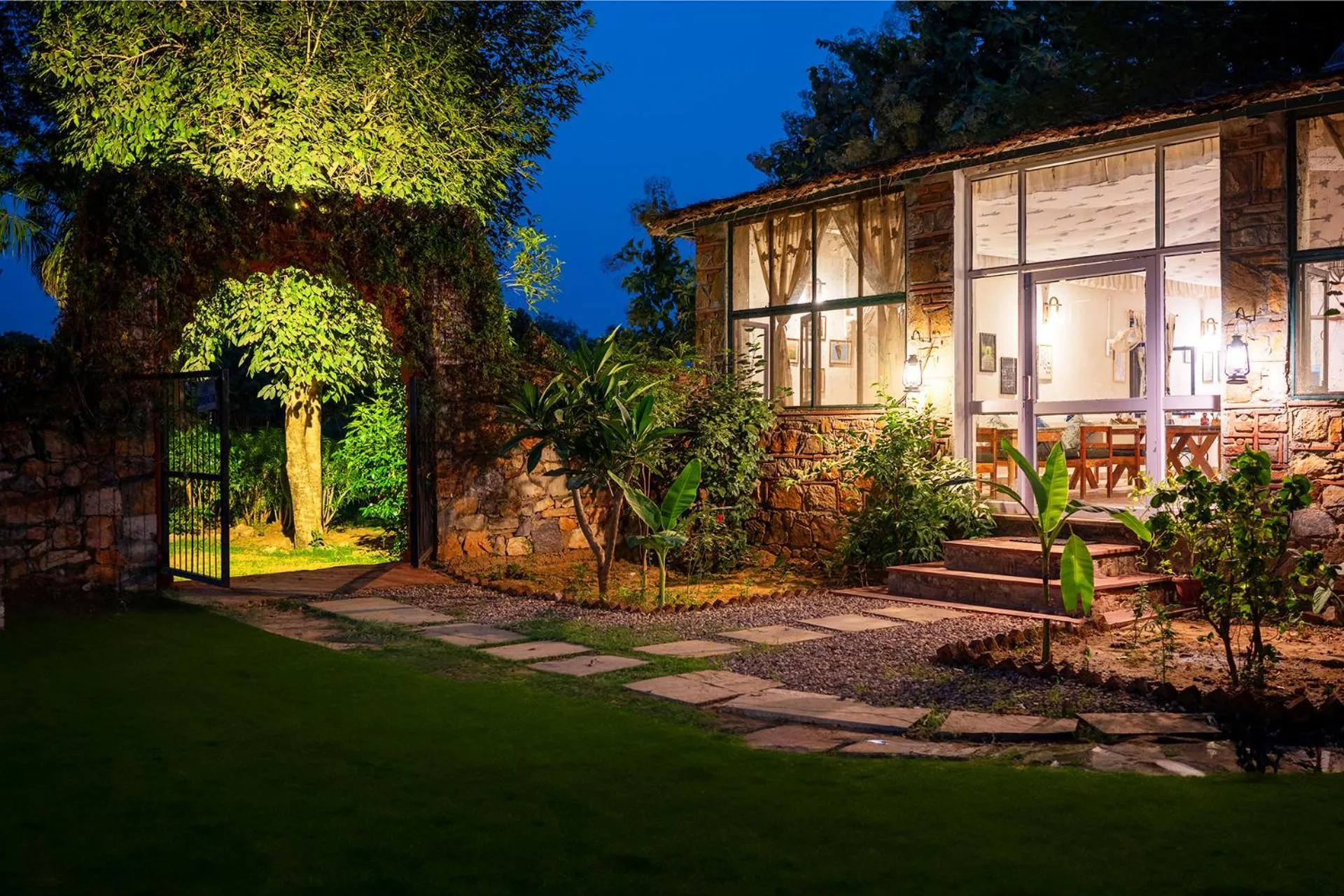 Restaurant/places to eat in Maa Ashapura Resort