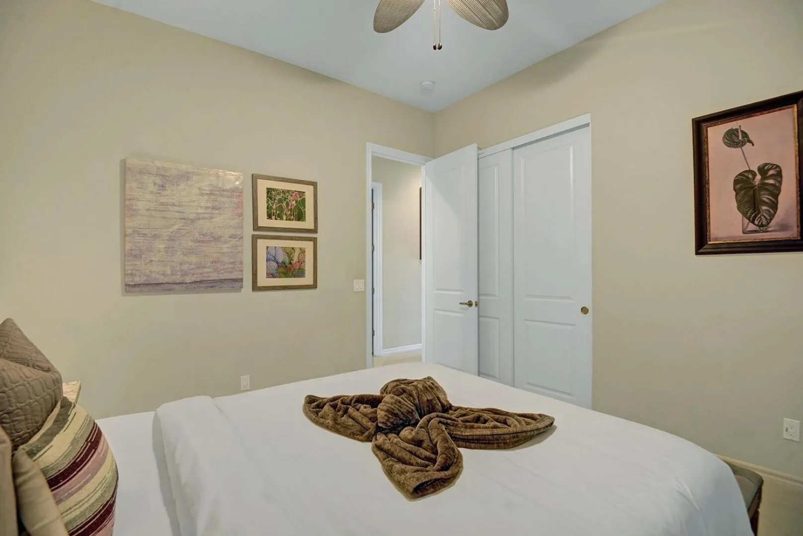 Bed in Villa Nagashima Beautiful Luxury Villa