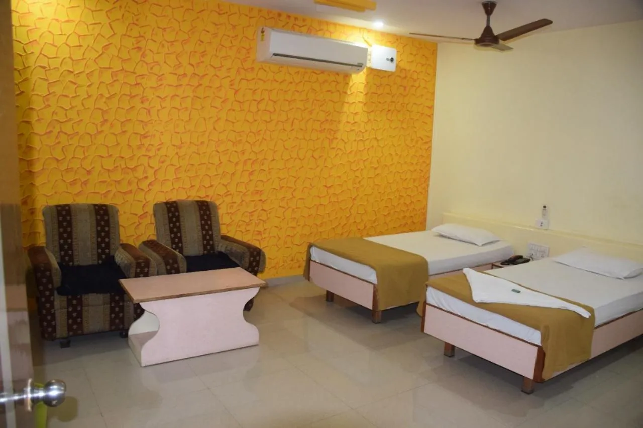 Photo of the whole room, Bed in Hotel Uma Executive Lodging