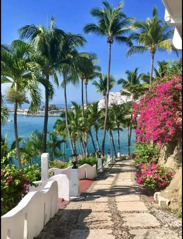 Hiking in Hermoso condominio en Bahía Manzanillo