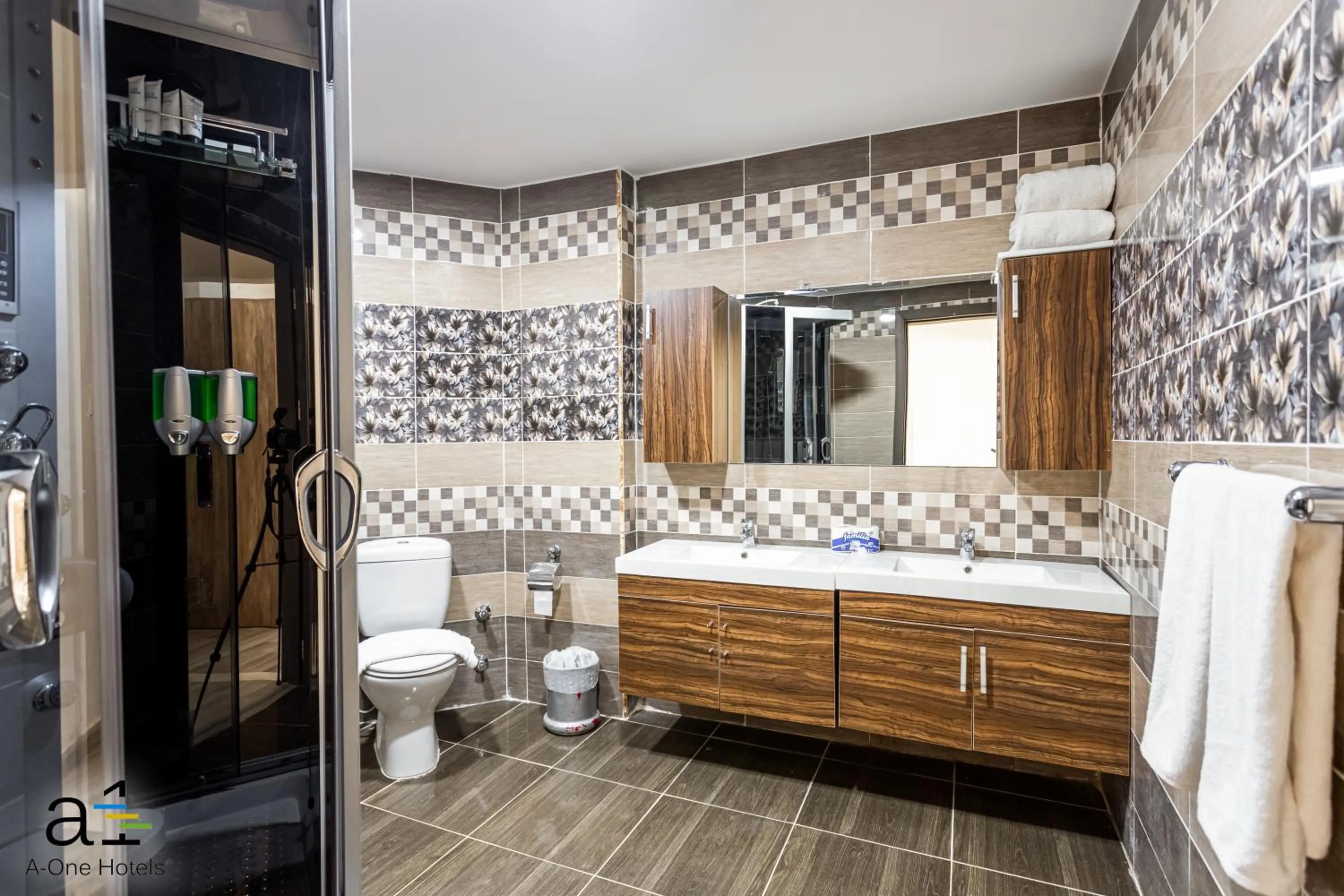 La Rosa Waves Beach - Couple & Families Only