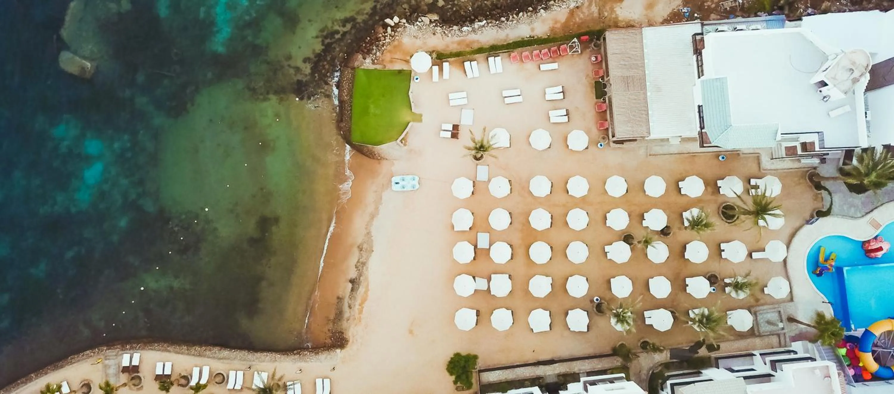 Bird's eye view in La Rosa Waves Beach - Couple & Families Only