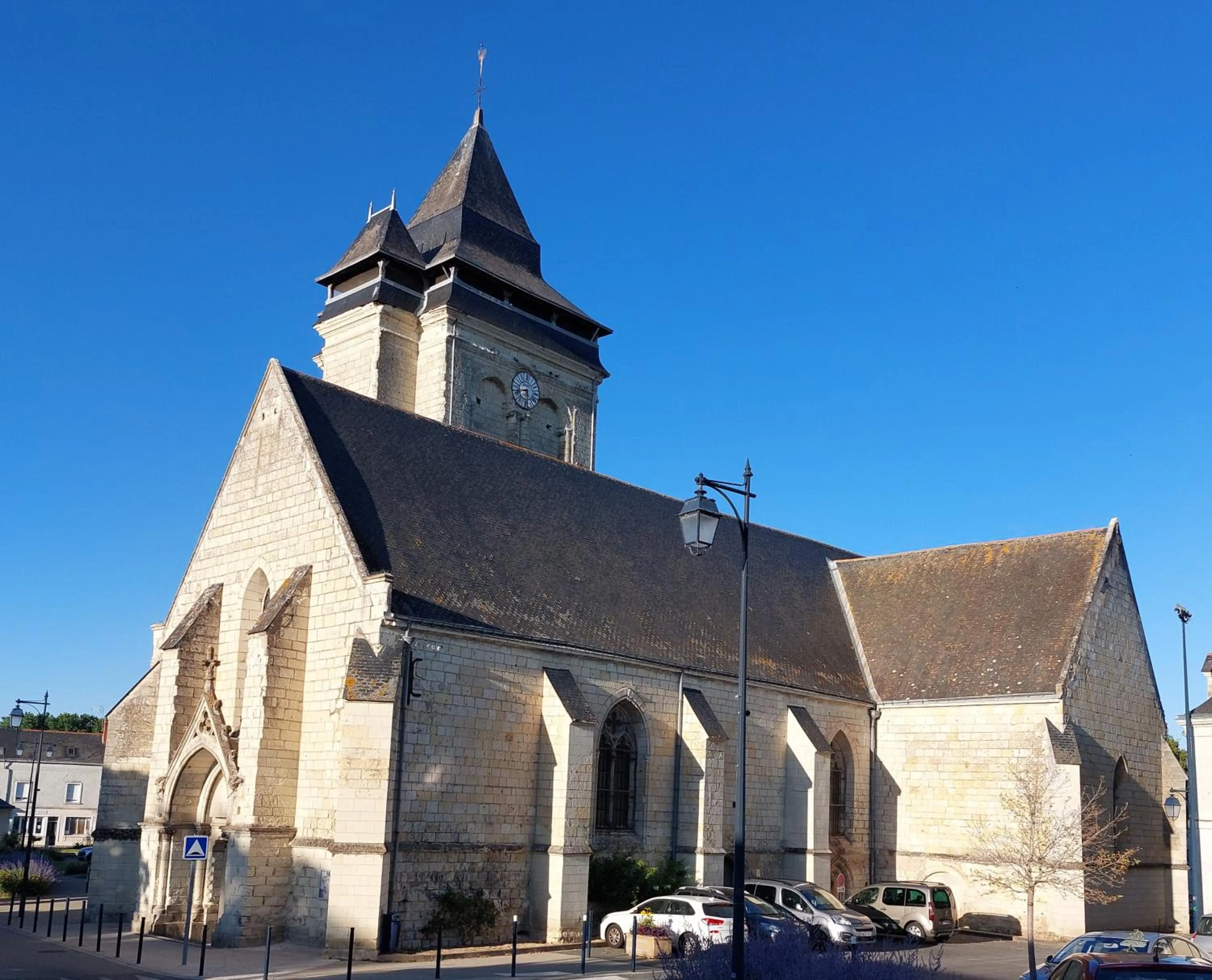 Landmark view in Logis Loire Hotel - Les Cocottes Restaurant