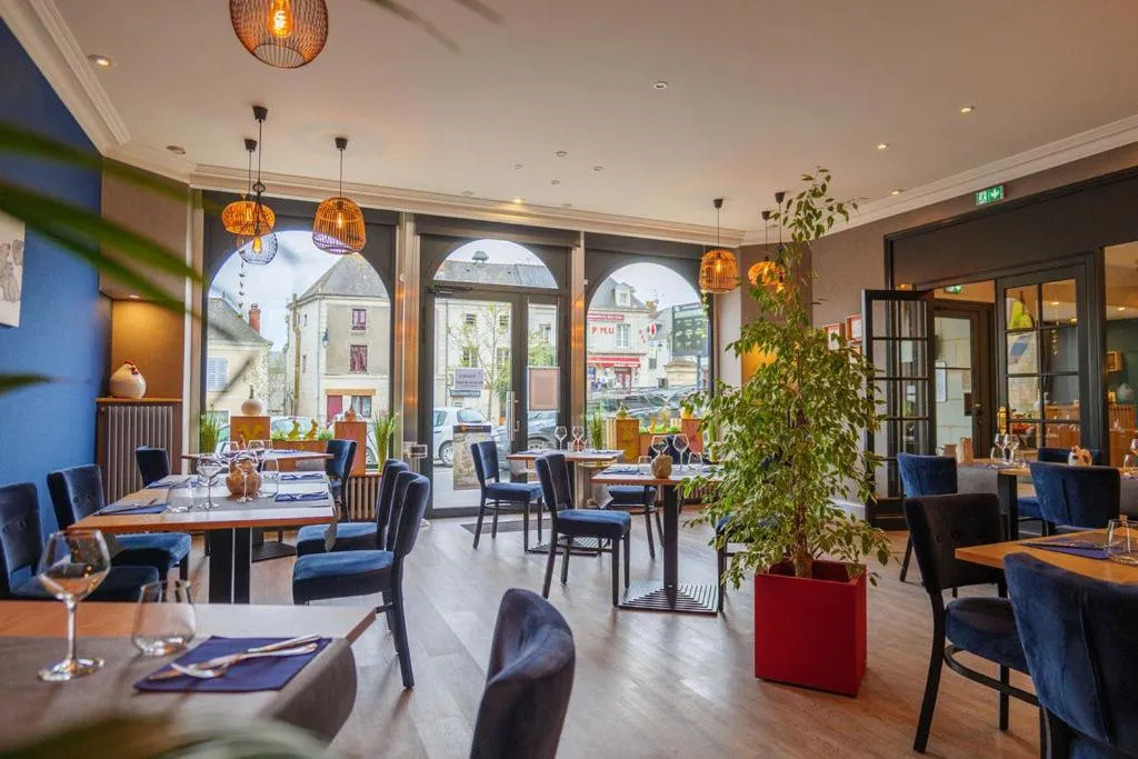 Restaurant/places to eat in Logis Loire Hotel - Les Cocottes Restaurant