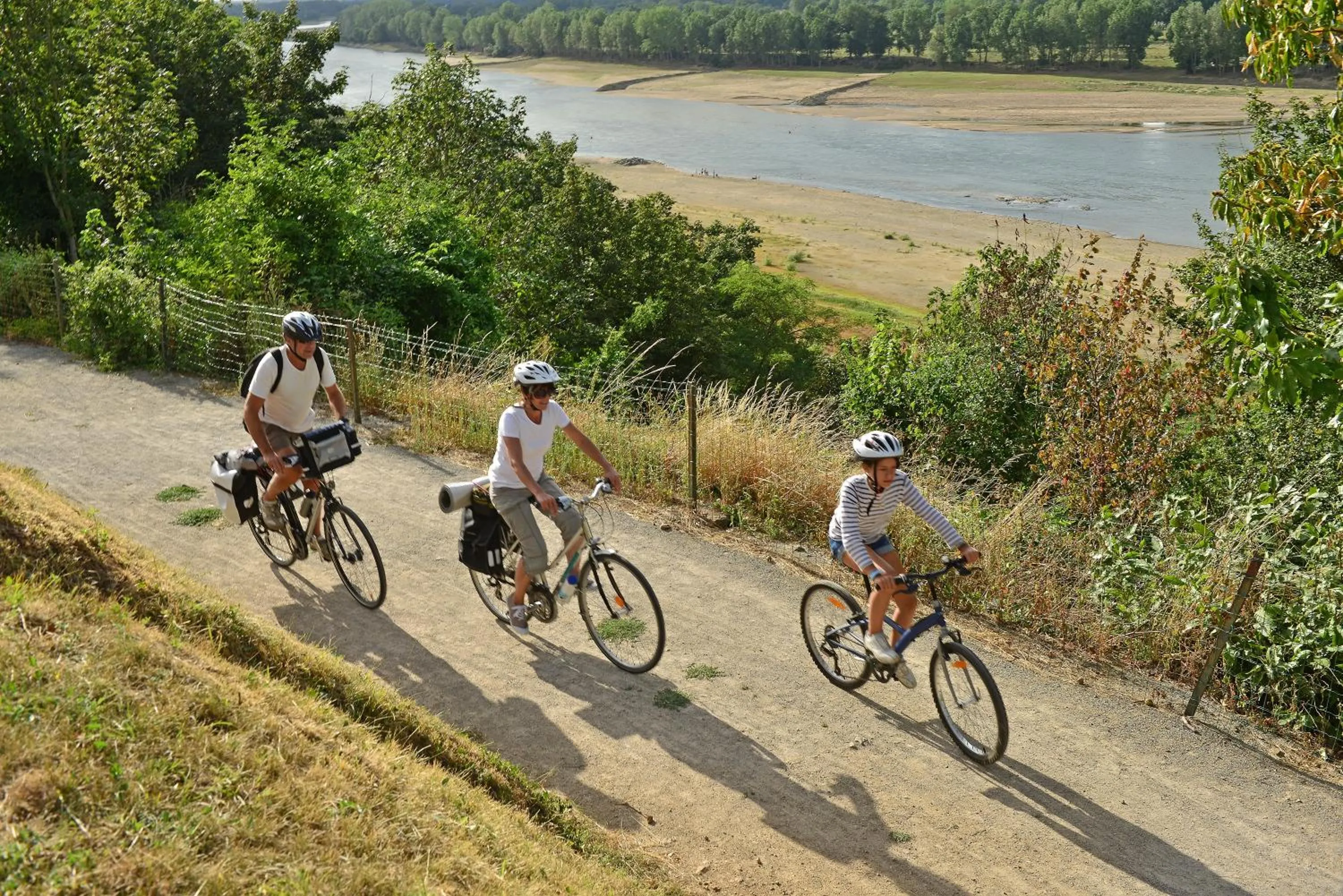Cycling in Logis Loire Hotel - Les Cocottes Restaurant