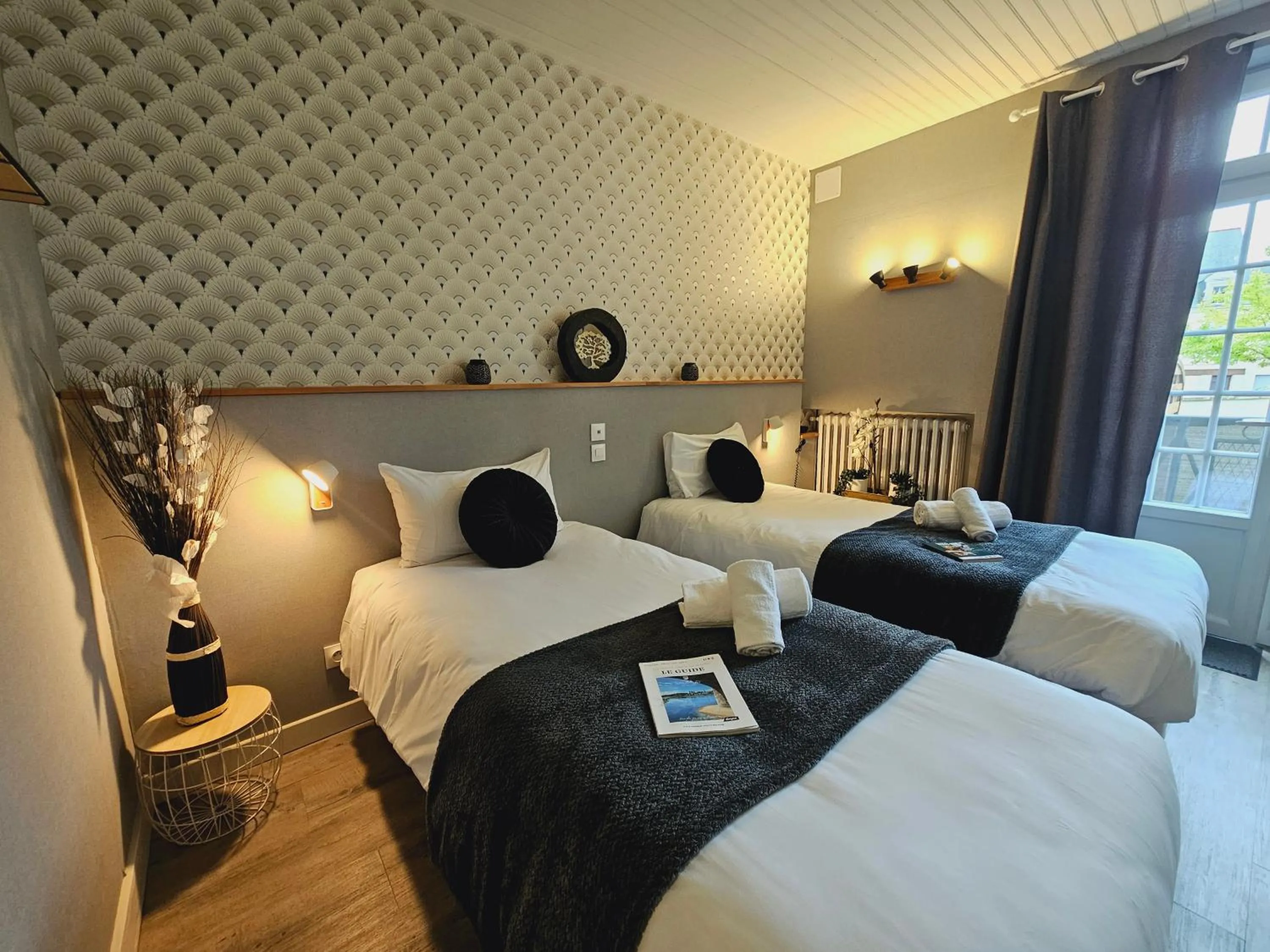 Bed in Logis Loire Hotel - Les Cocottes Restaurant