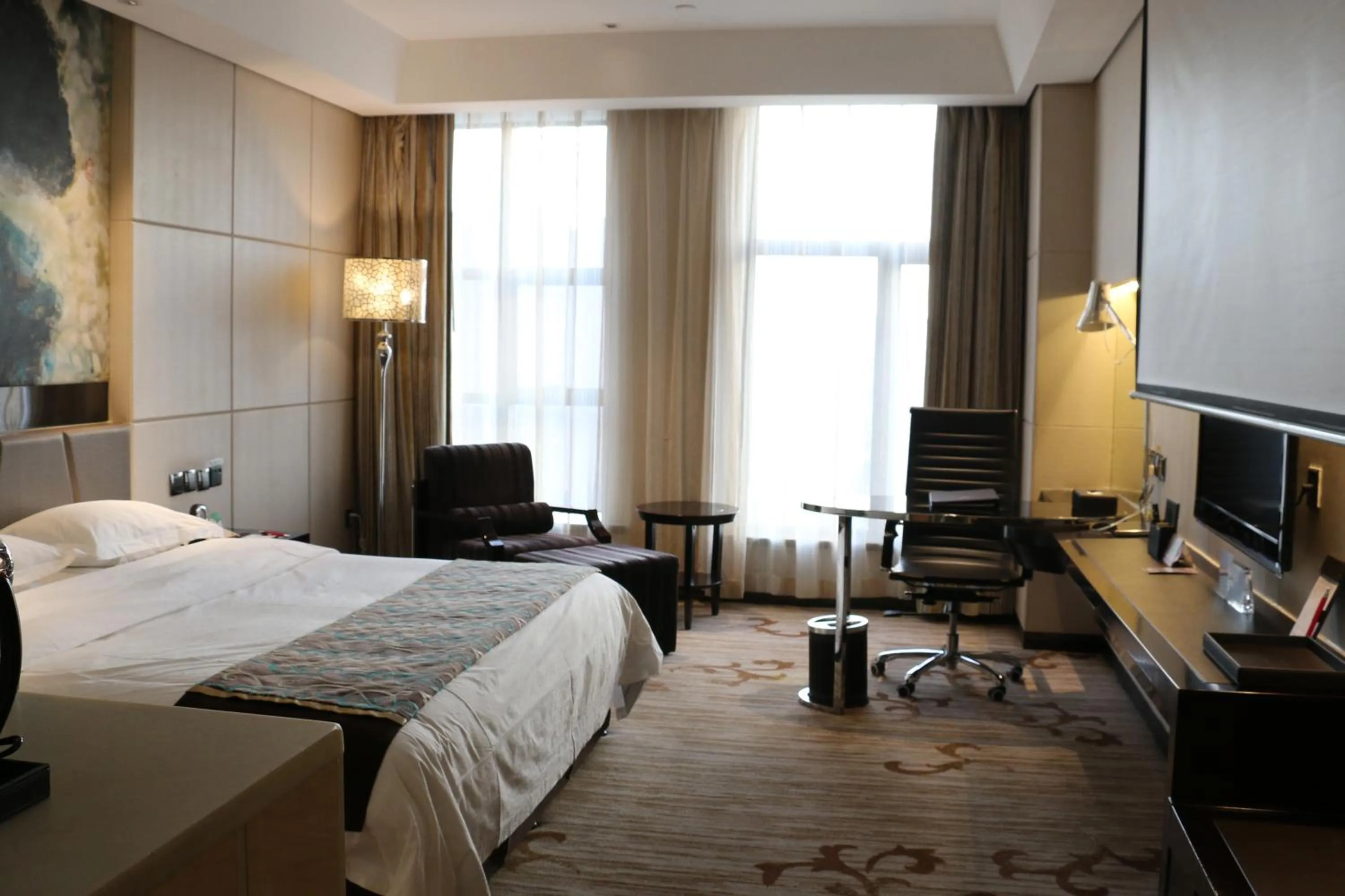 TV and multimedia in Ramada by Wyndham Xian Long march