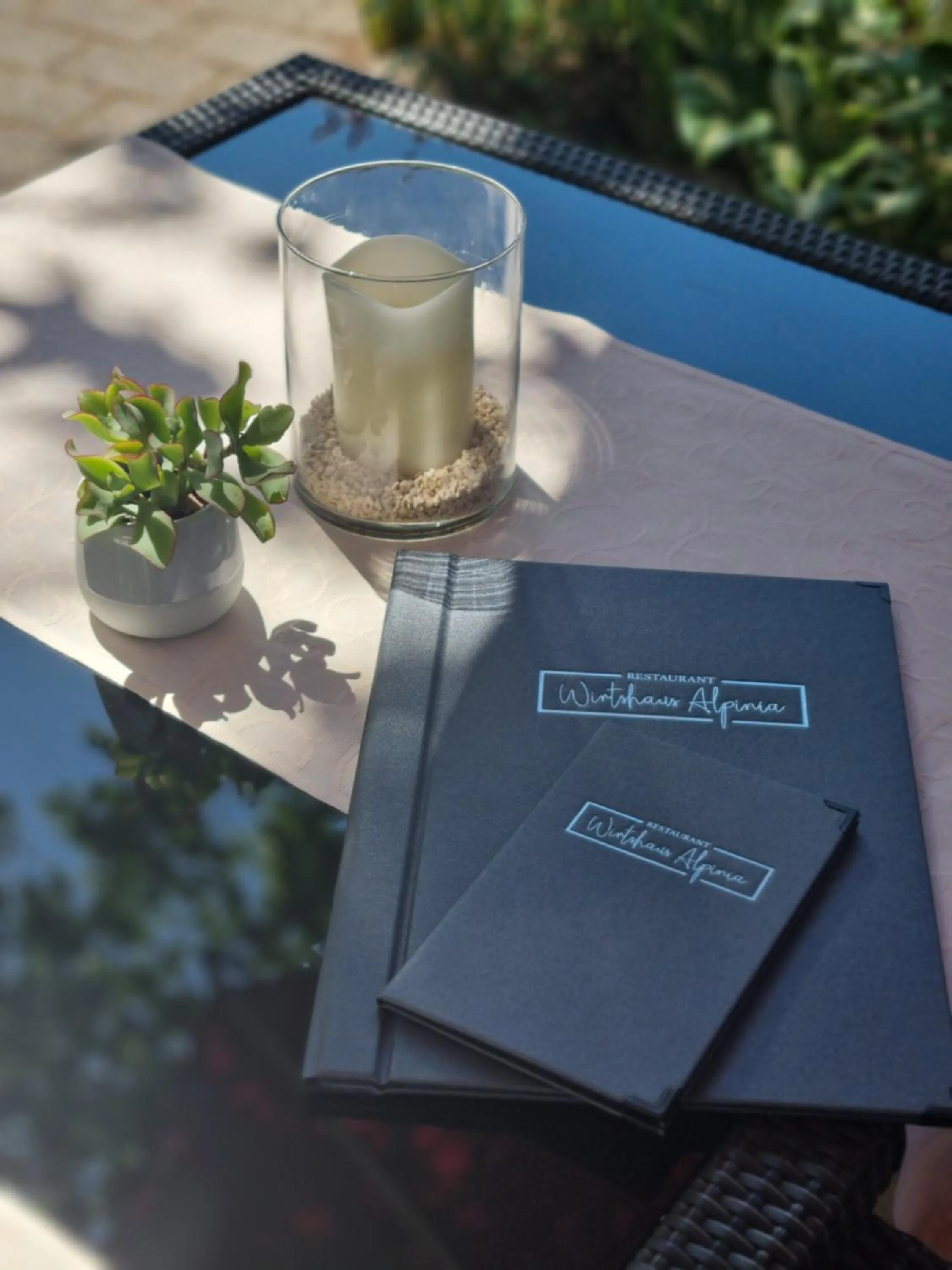 Restaurant/places to eat in Landhaus Alpinia