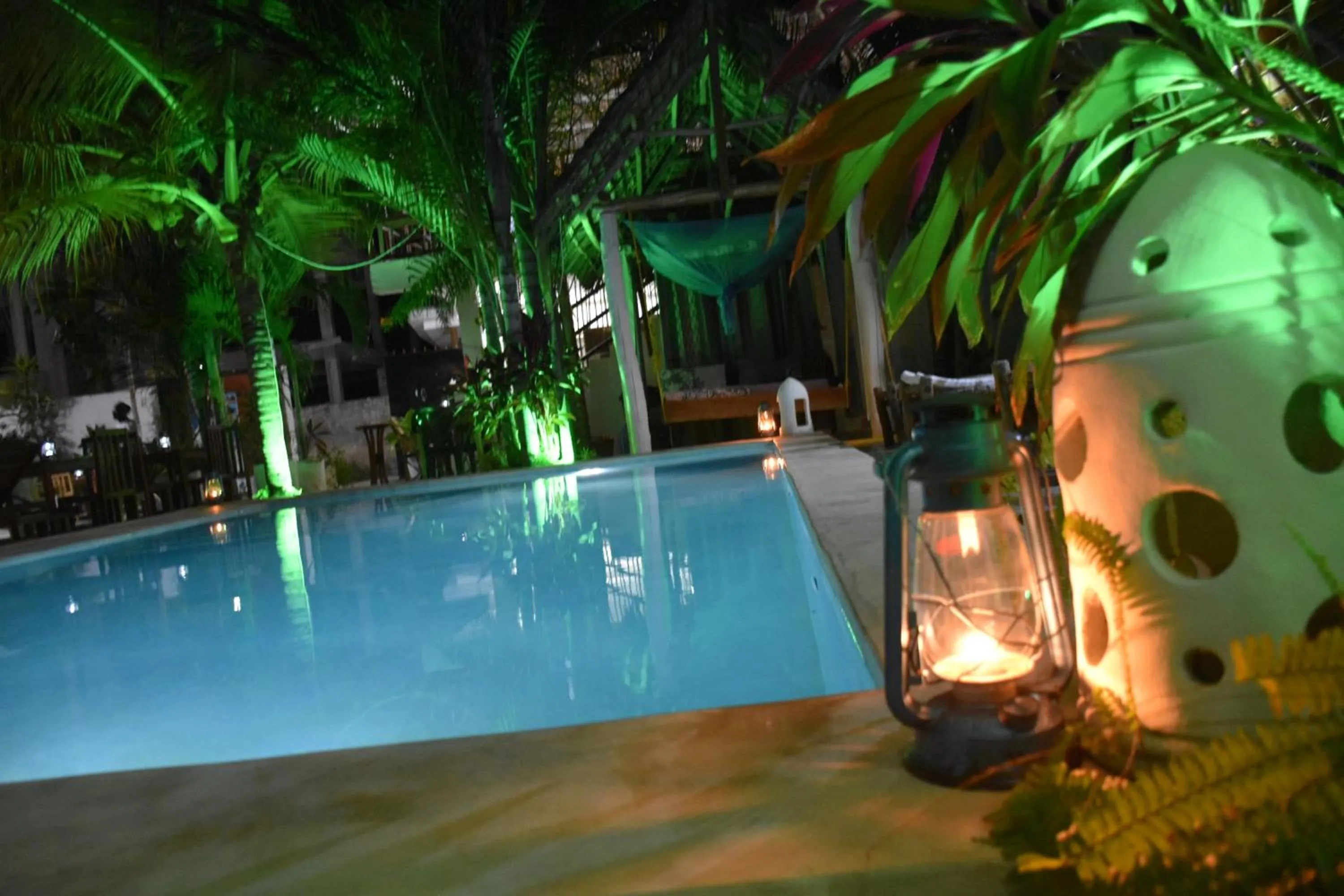 Night in Reyna Resort By Cezere The Palm