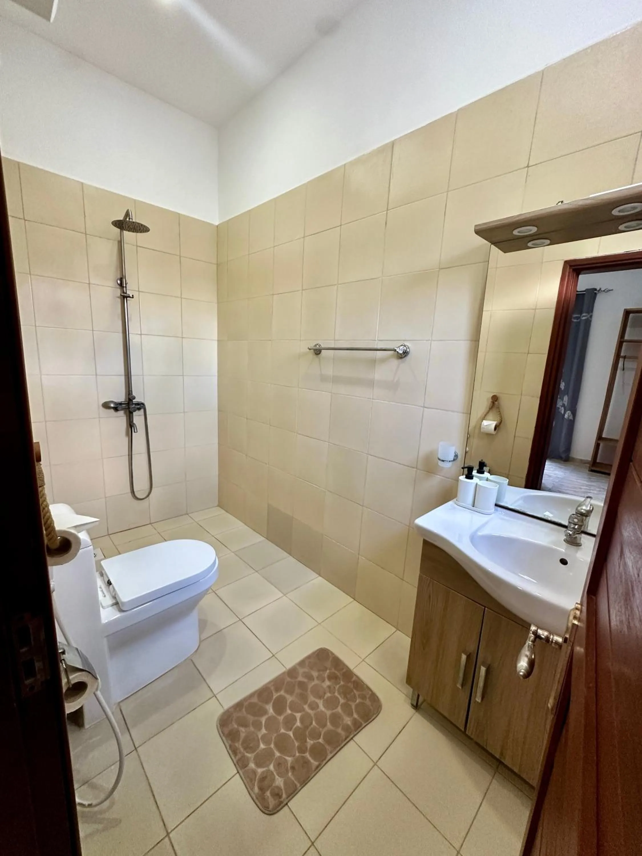 Shower in Reyna Resort By Cezere The Palm