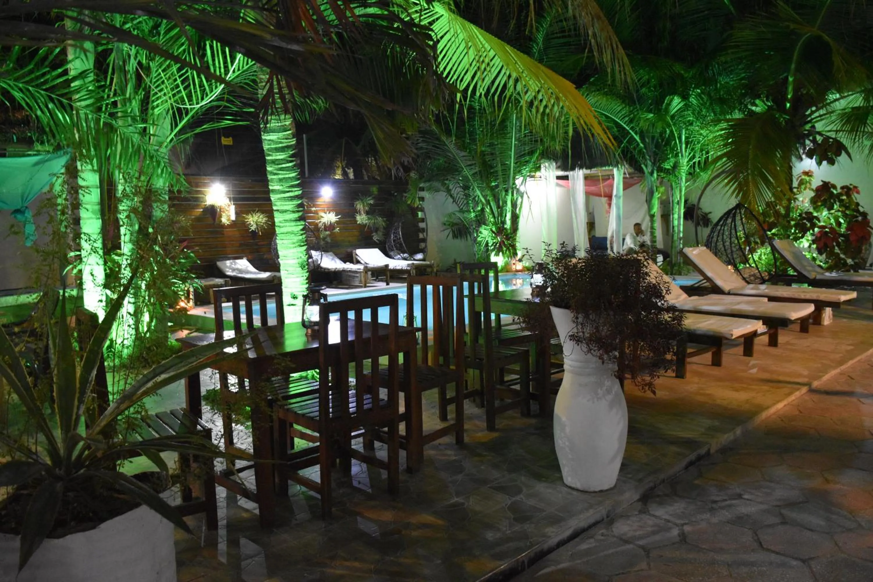 Restaurant/places to eat in Reyna Resort By Cezere The Palm