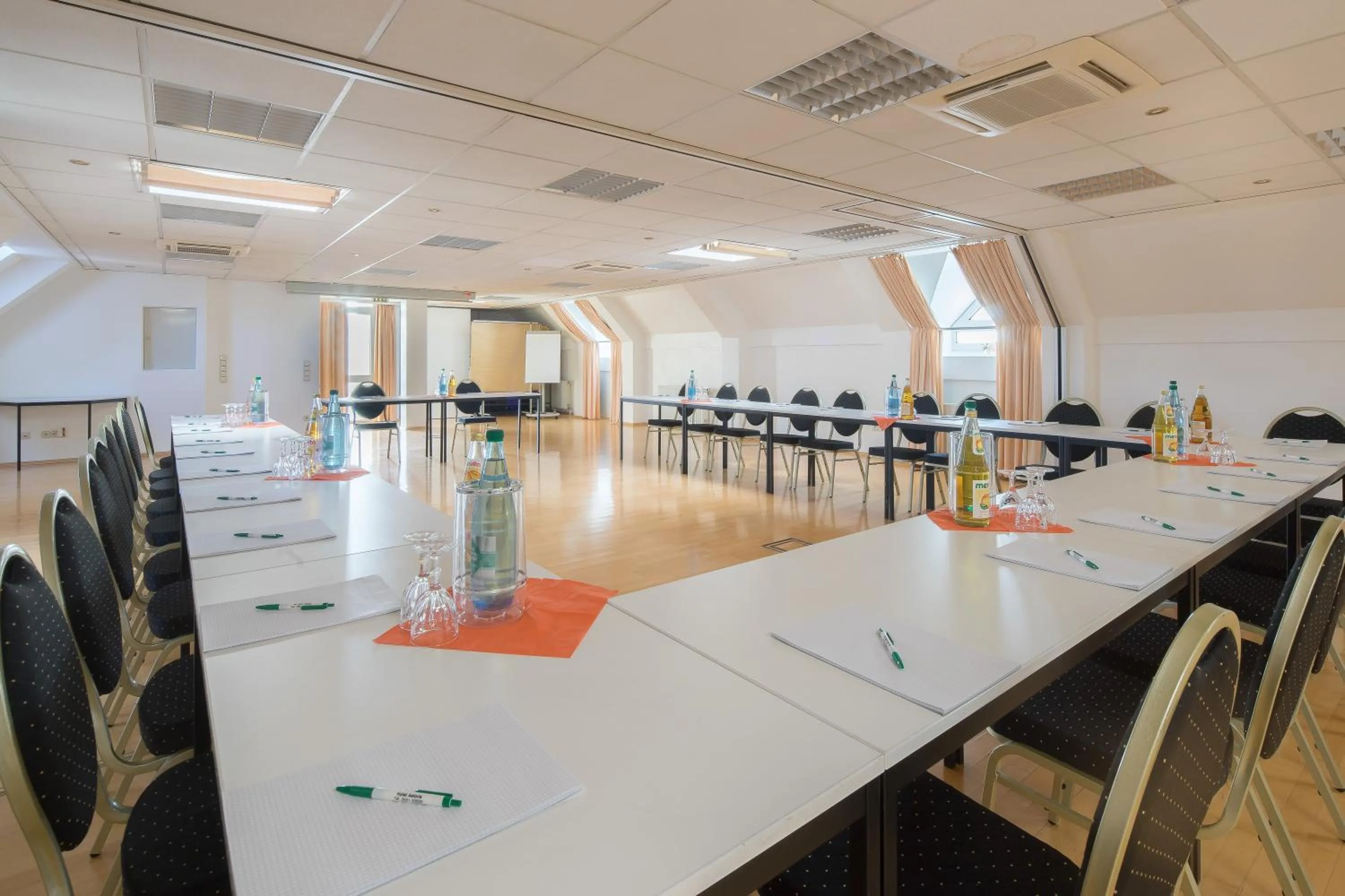 Meeting/conference room in Trip Inn Hotel Astoria