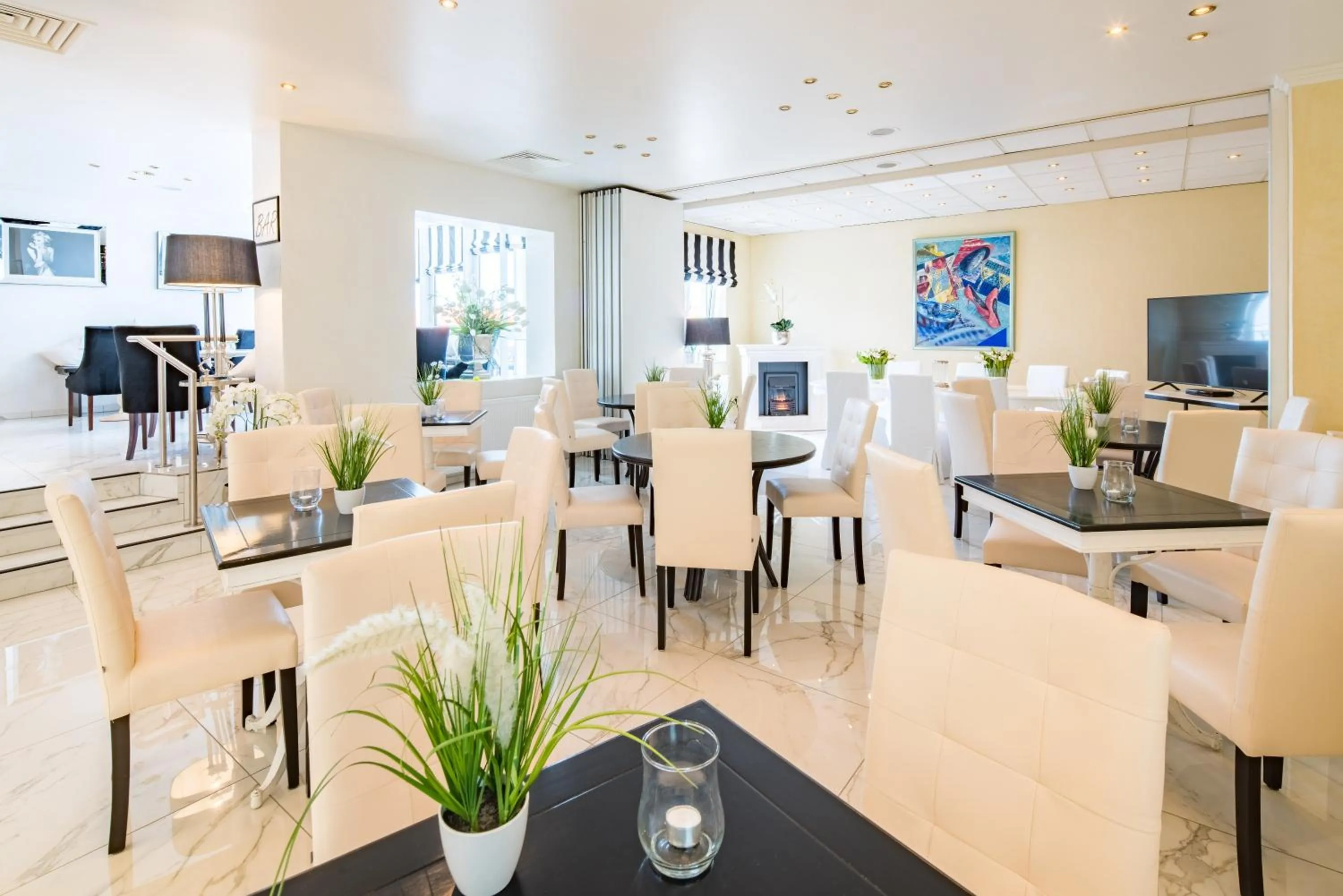 Restaurant/places to eat in Trip Inn Hotel Astoria