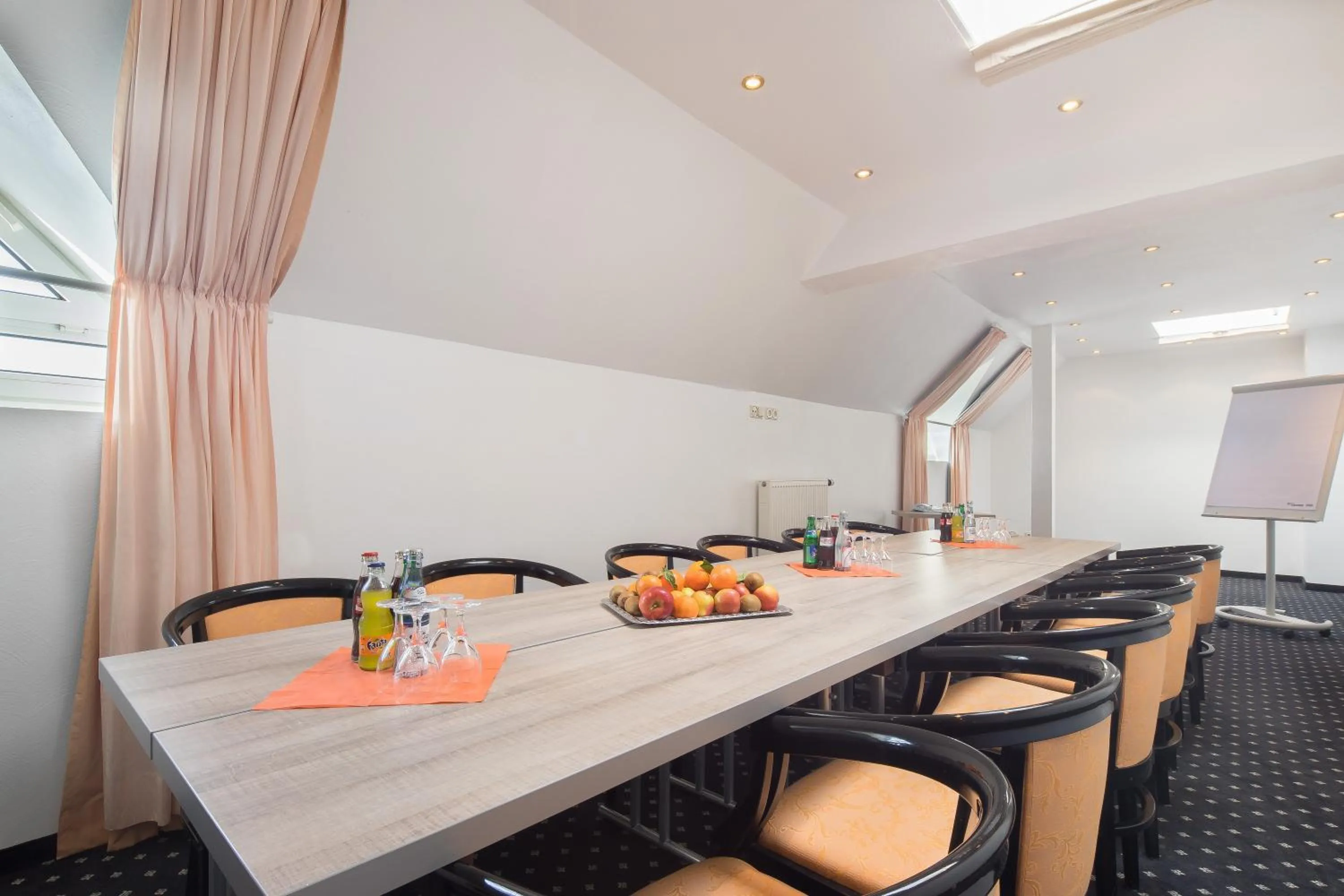 Meeting/conference room in Trip Inn Hotel Astoria