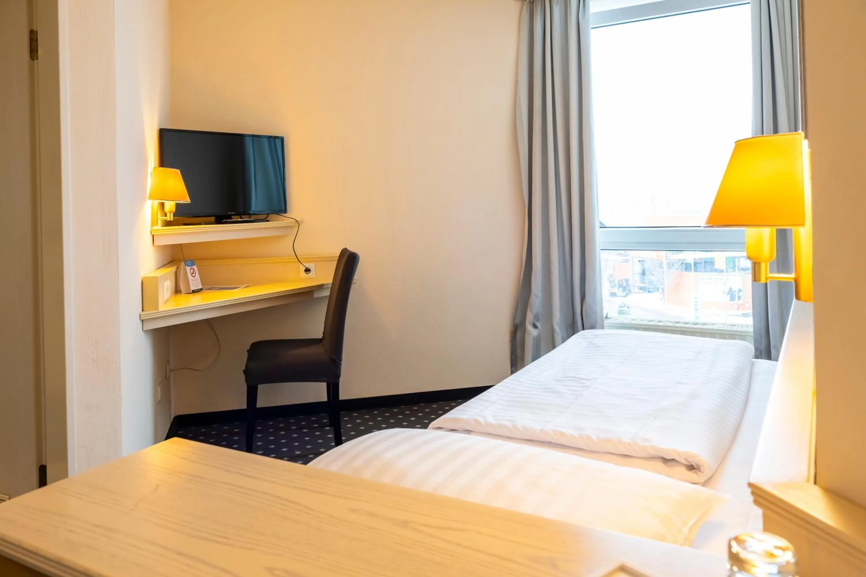 Bed in Trip Inn Hotel Astoria