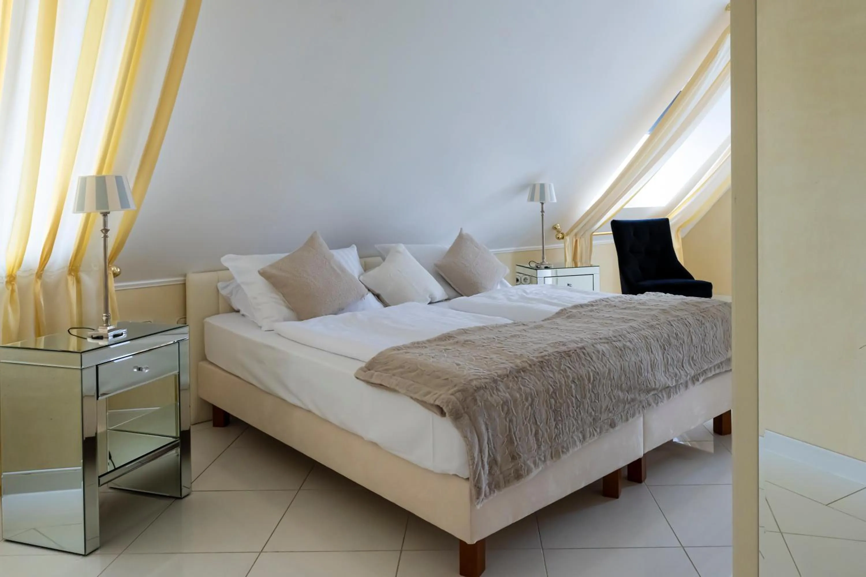 Bed in Trip Inn Hotel Astoria