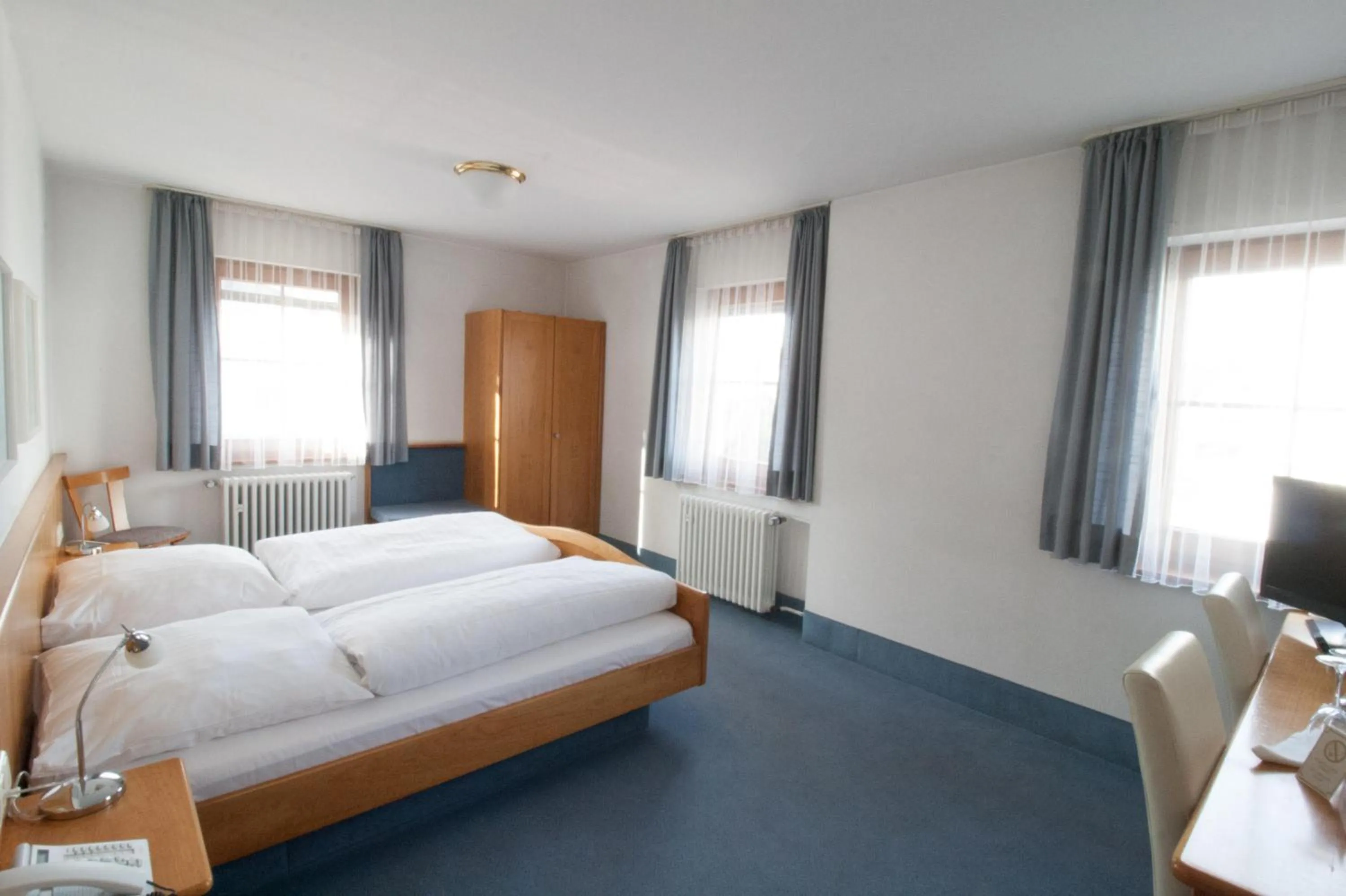 Bed in Hotel Krone Straßdorf